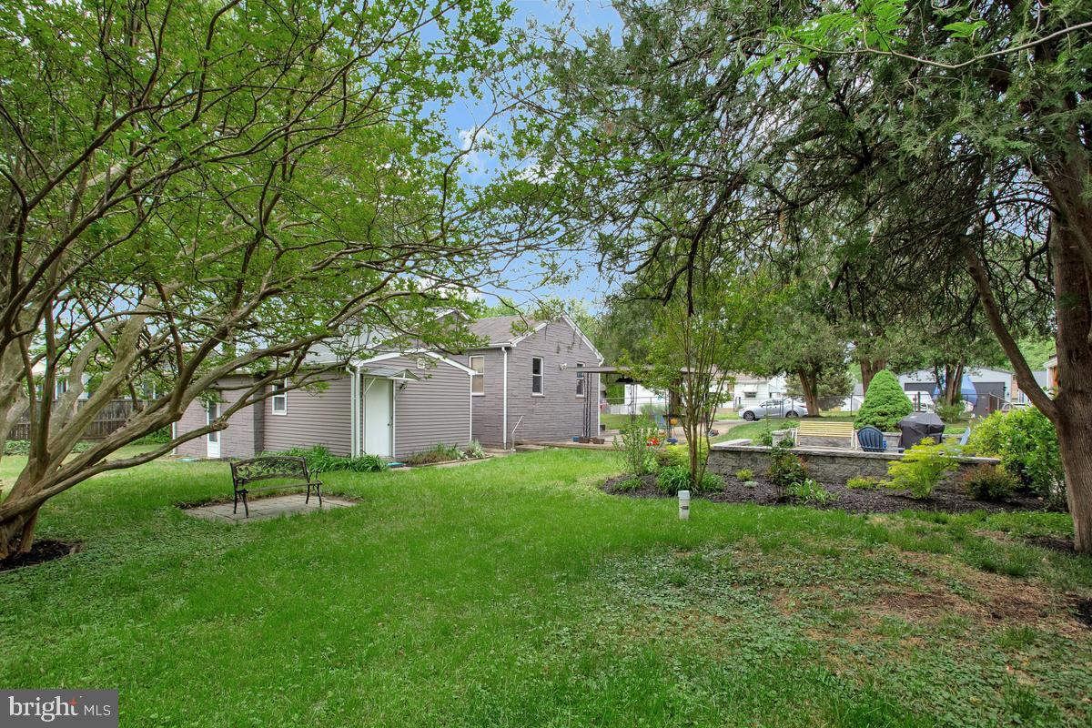 WOODLAND BEACH - Residential