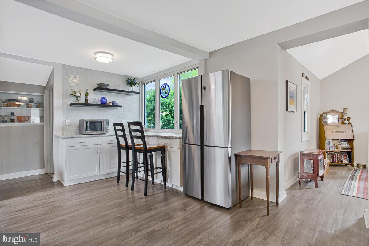 WOODLAND BEACH - Residential