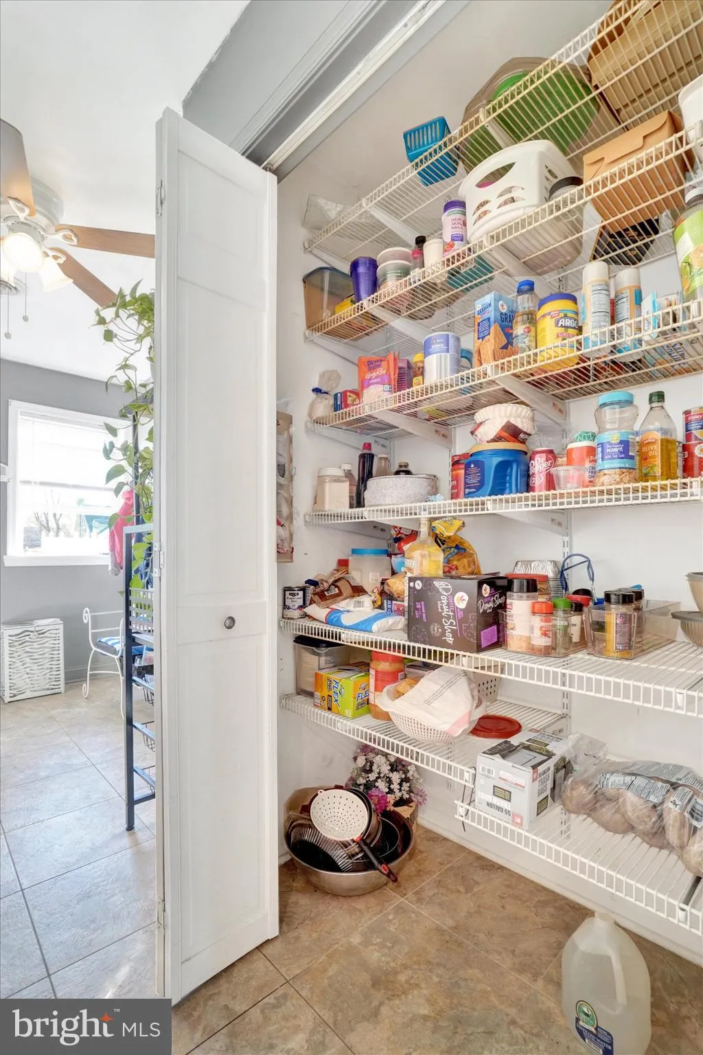 York, Pennsylvania 17403, United States, 2 Bedrooms Bedrooms, ,2 BathroomsBathrooms,Residential,Pending,6335