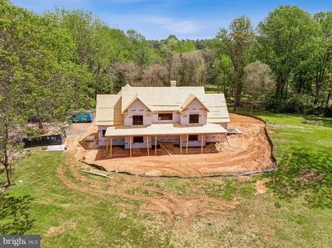6941 Great Oak Way, Warrenton, VA MLS: VAFQ2016098