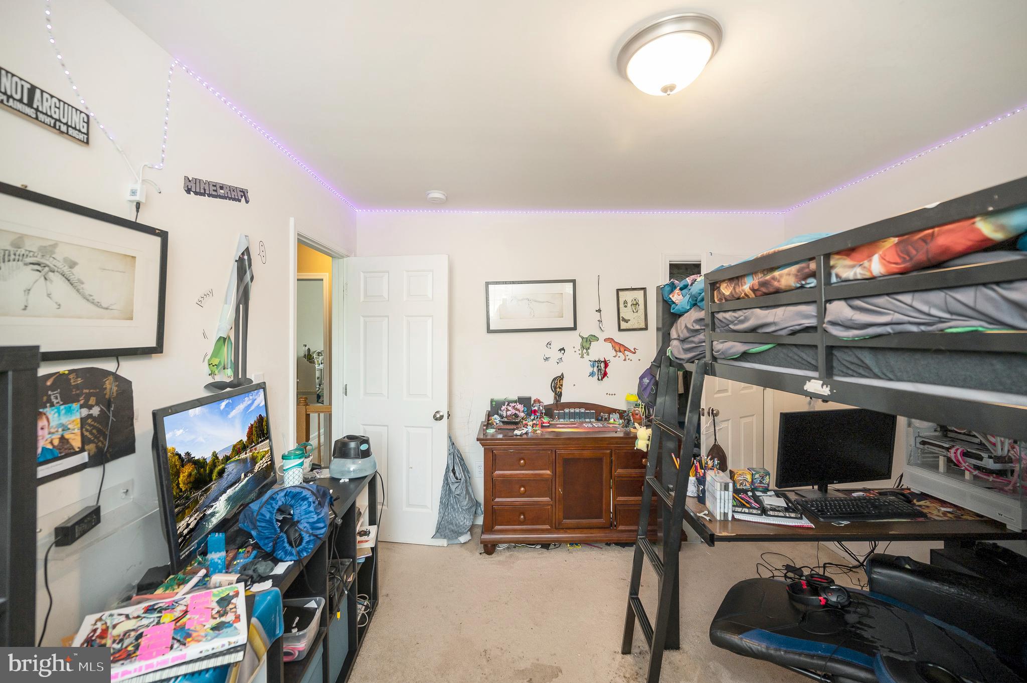 LADYSMITH VILLAGE - Residential