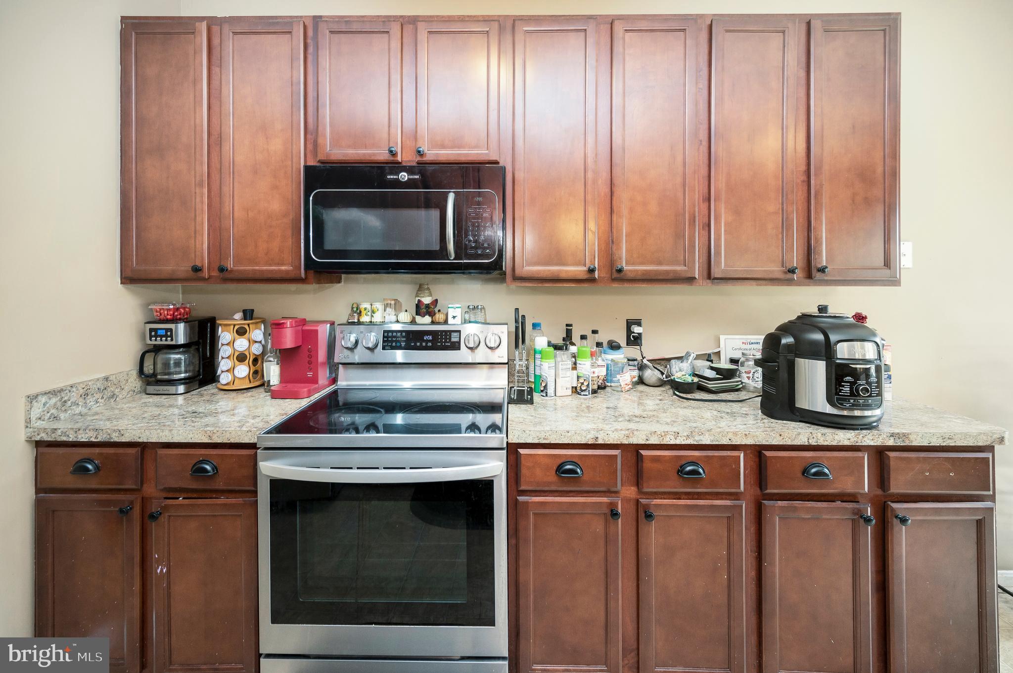 LADYSMITH VILLAGE - Residential