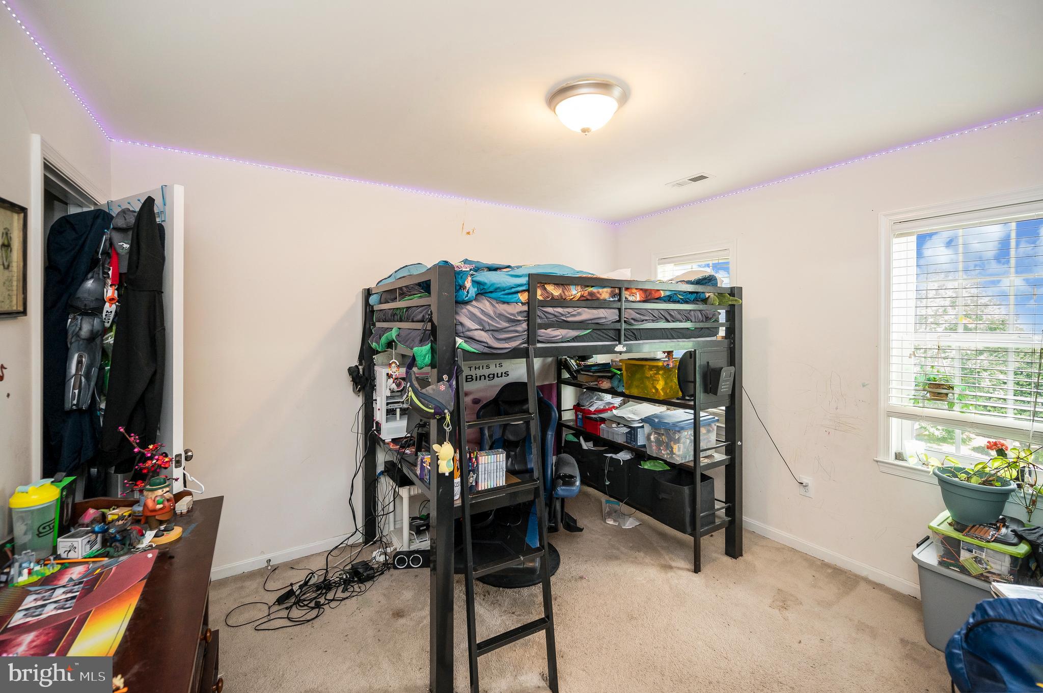 LADYSMITH VILLAGE - Residential