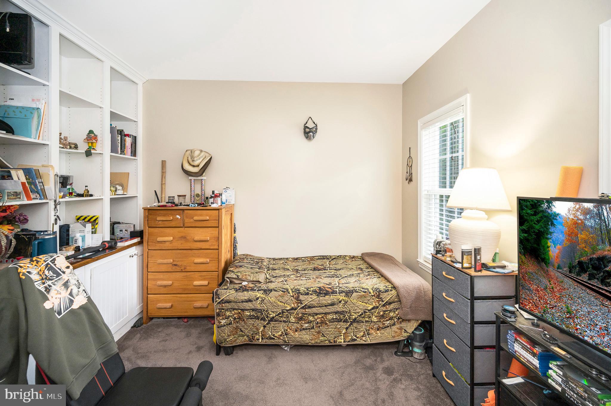 LADYSMITH VILLAGE - Residential