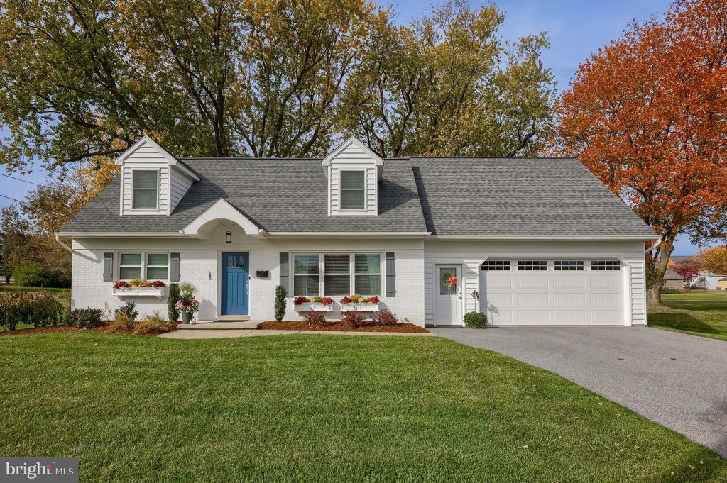 Photo of 180 S Shenk Avenue, STRASBURG, PA 17579 (MLS # PALA2078750)