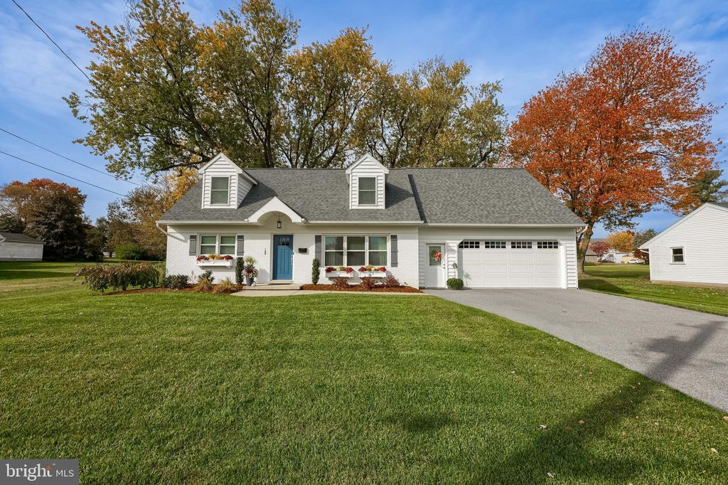 Photo of 180 S Shenk Avenue, STRASBURG, PA 17579 (MLS # PALA2078750)