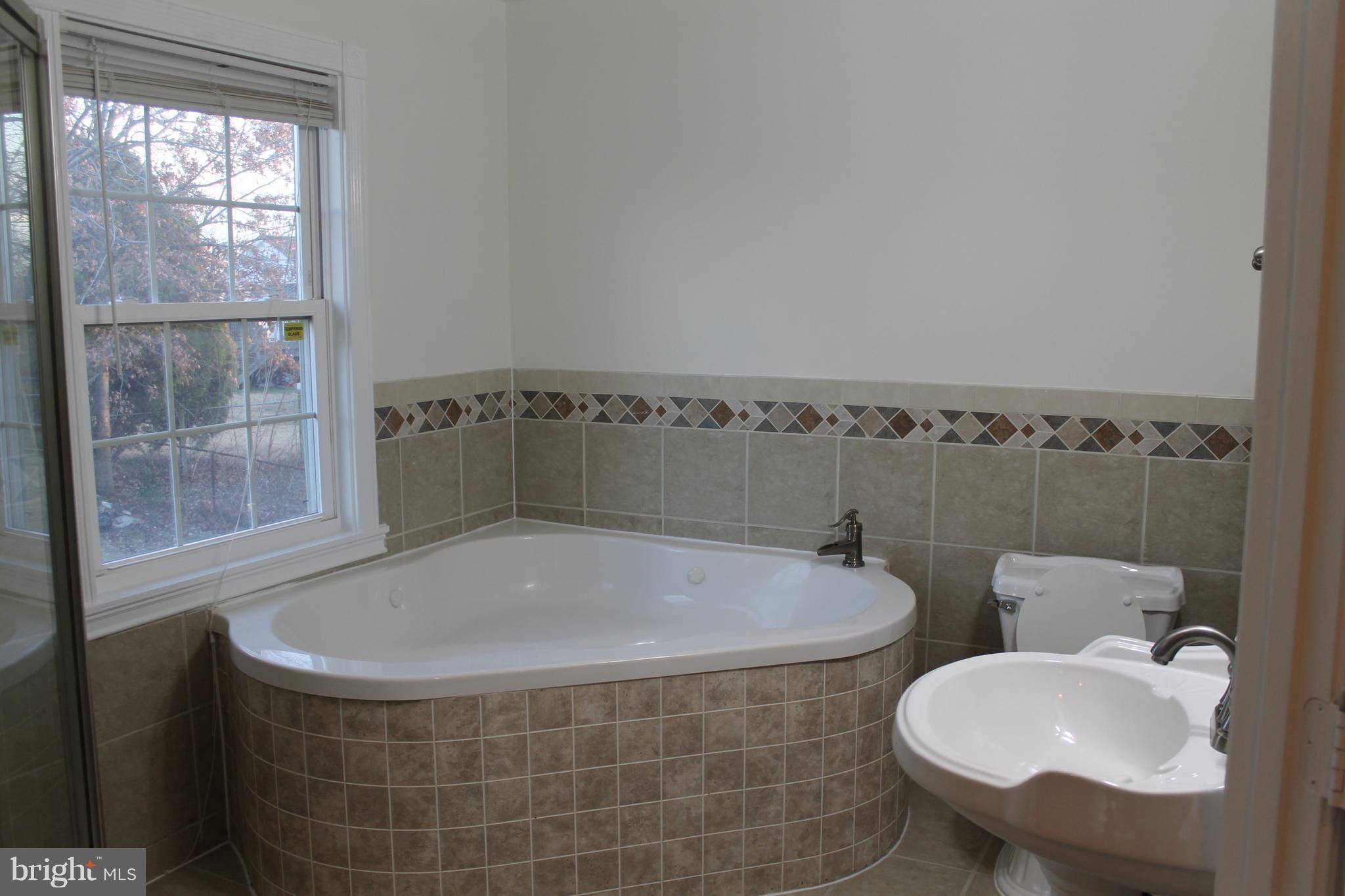 LYNBROOK - Residential Lease