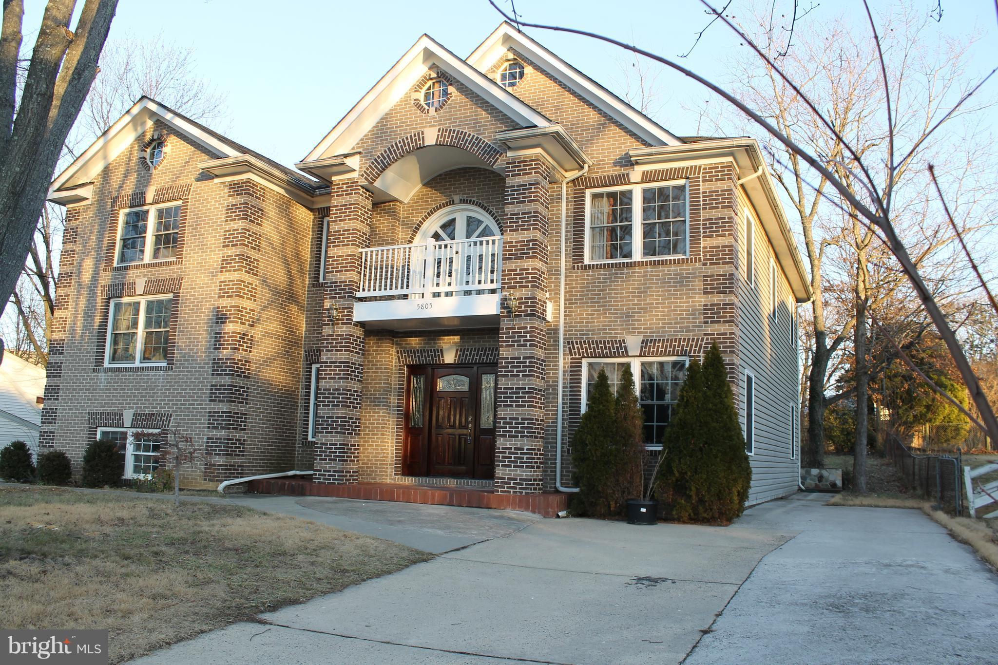 LYNBROOK - Residential Lease