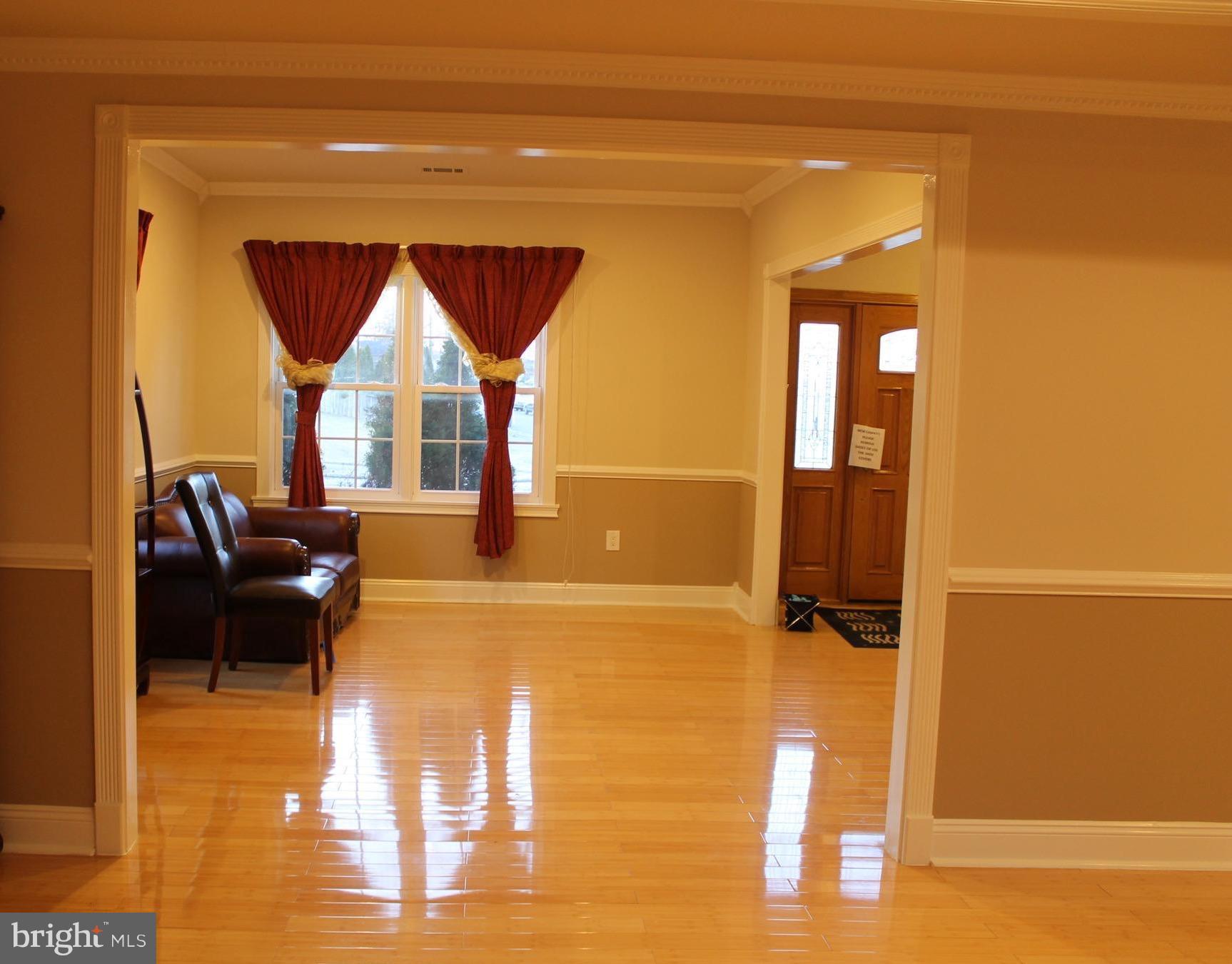 LYNBROOK - Residential Lease