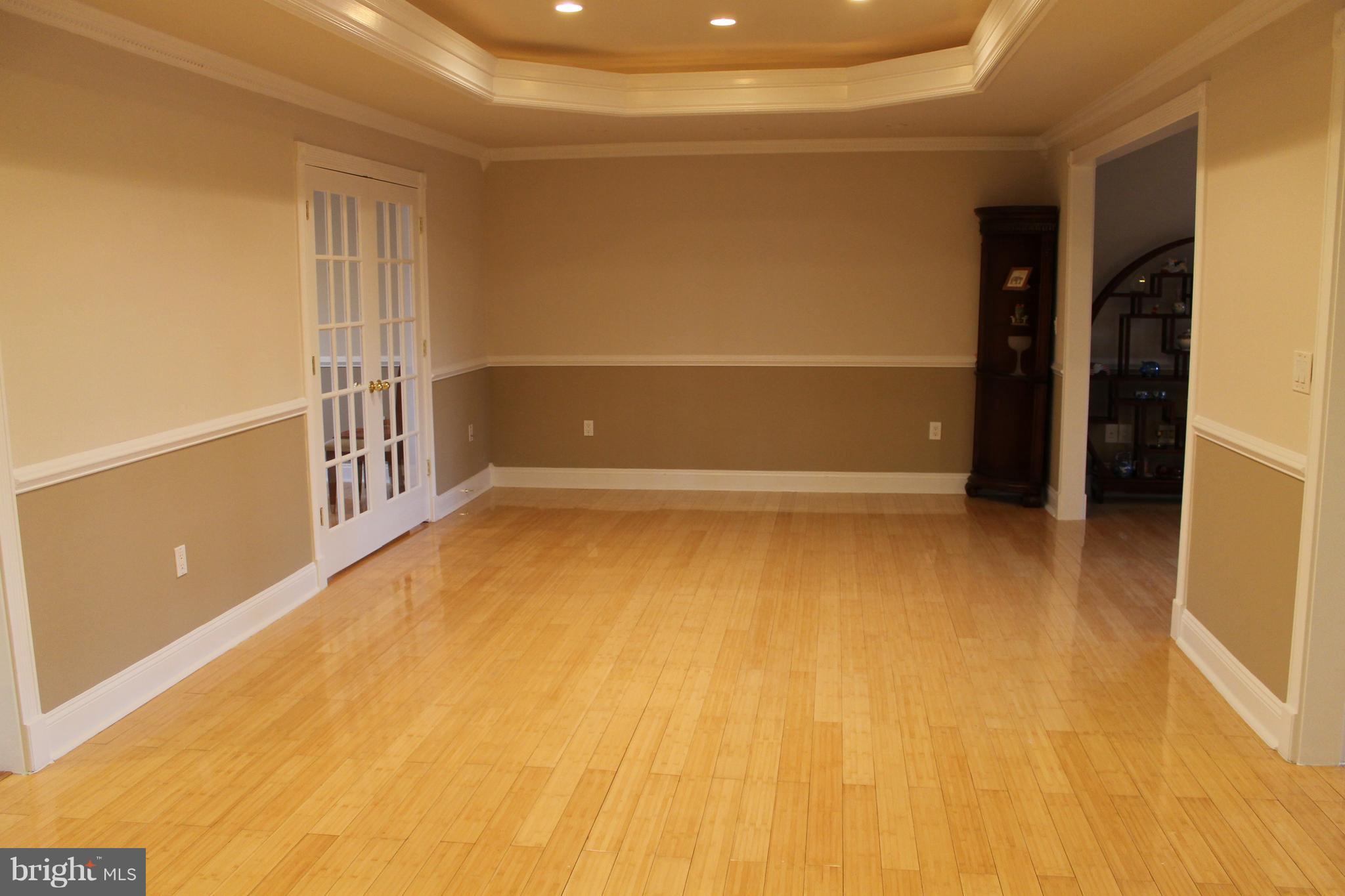 LYNBROOK - Residential Lease