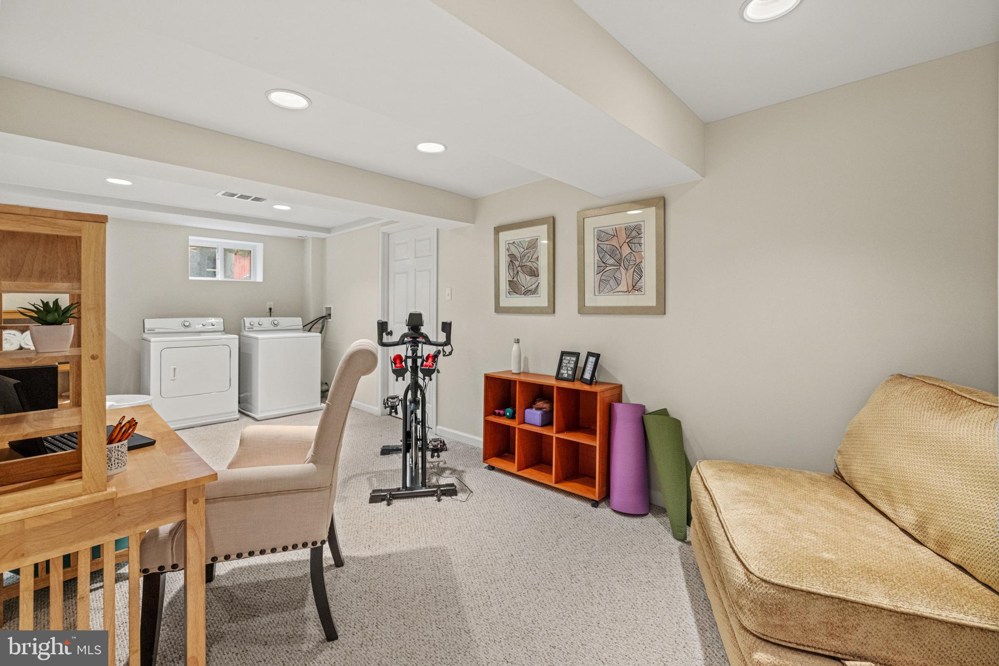 HAYFIELD FARM - Residential