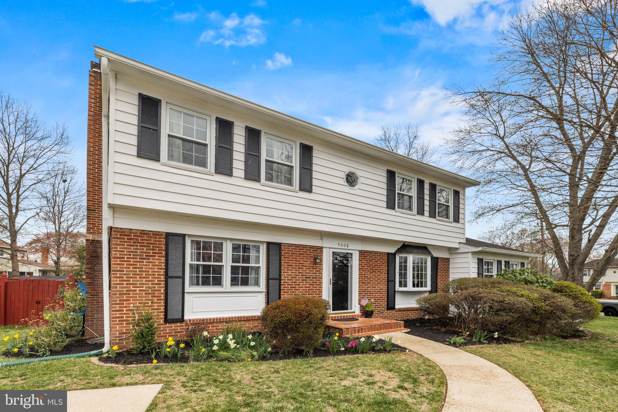 HAYFIELD FARM - Residential