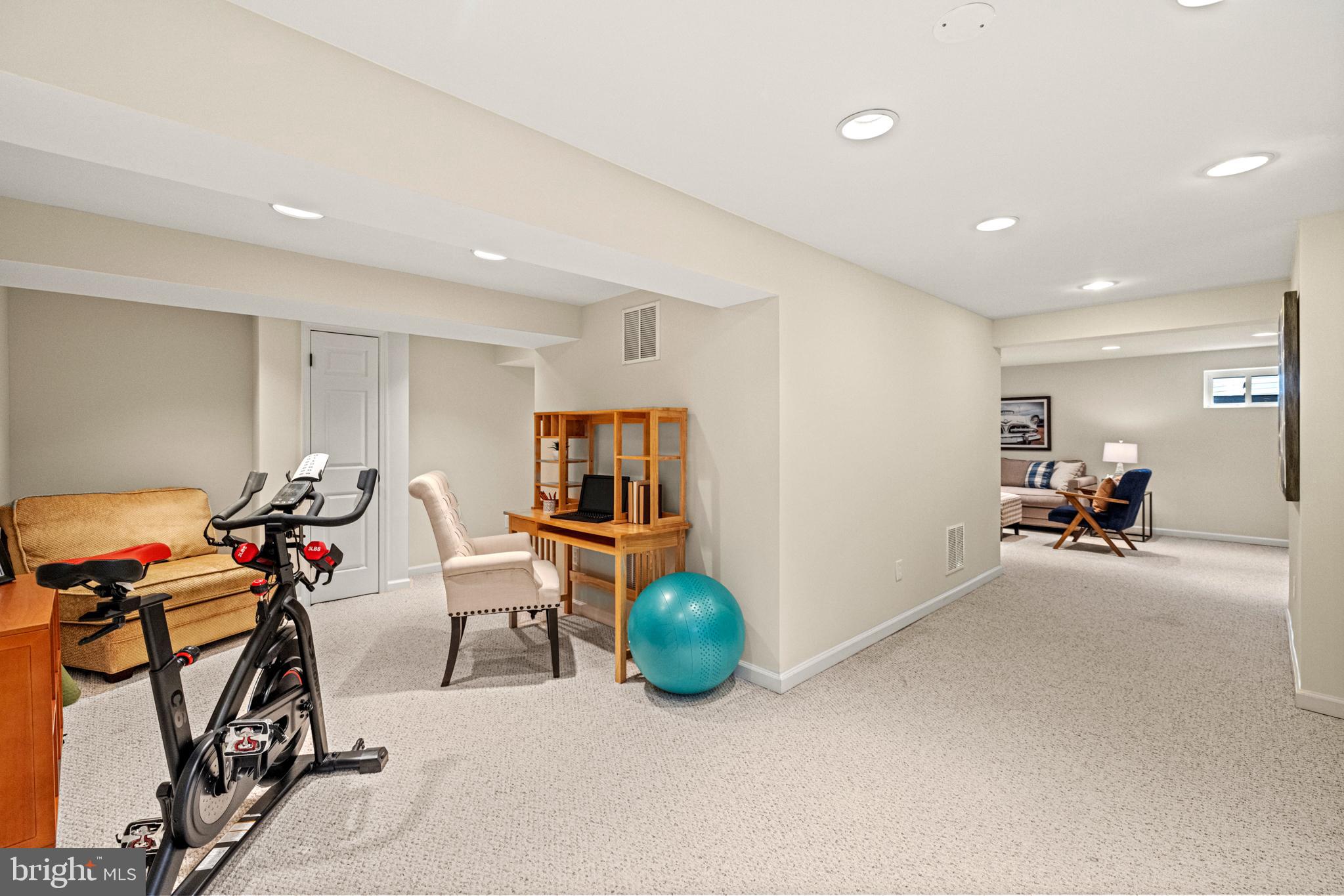 HAYFIELD FARM - Residential