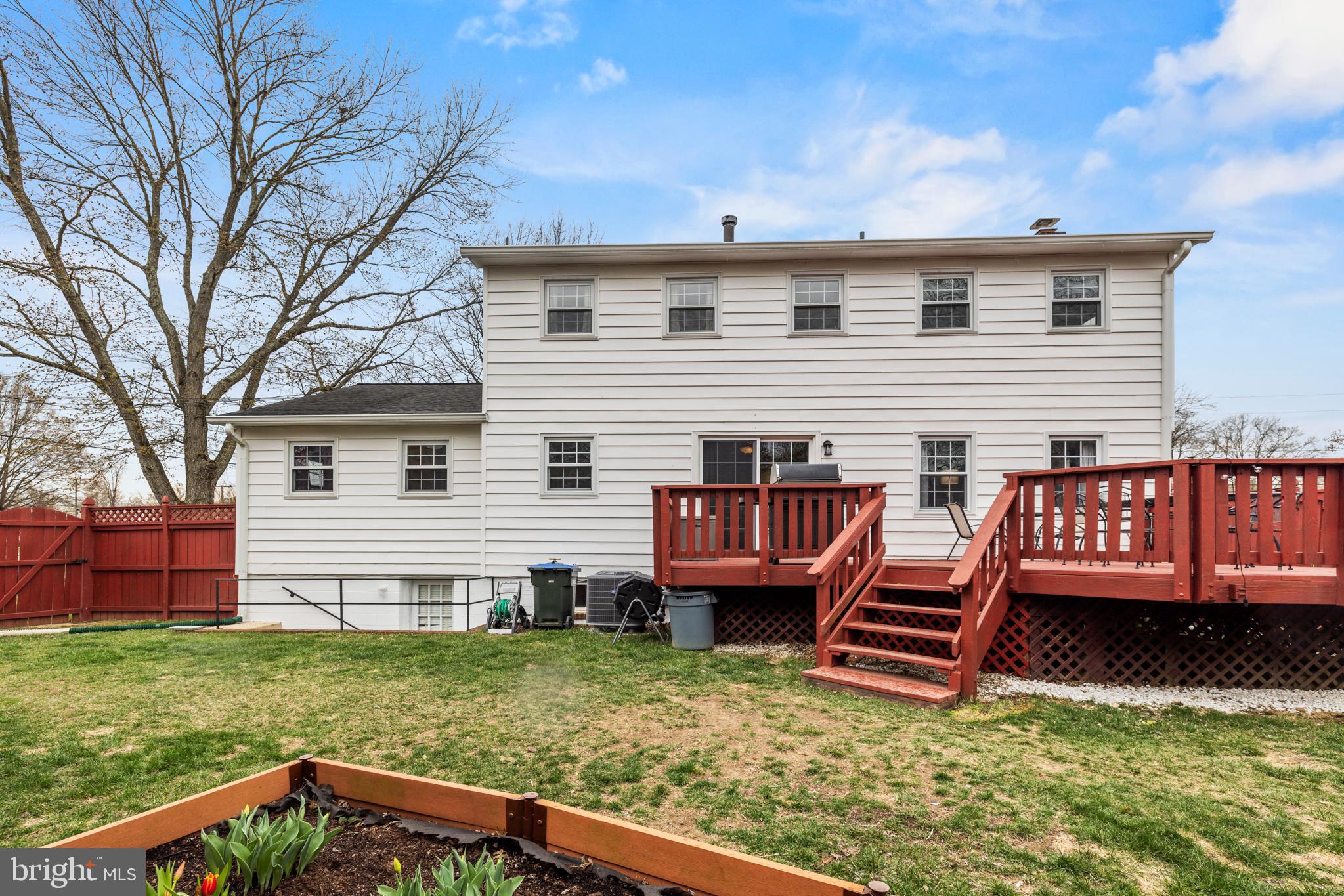 HAYFIELD FARM - Residential