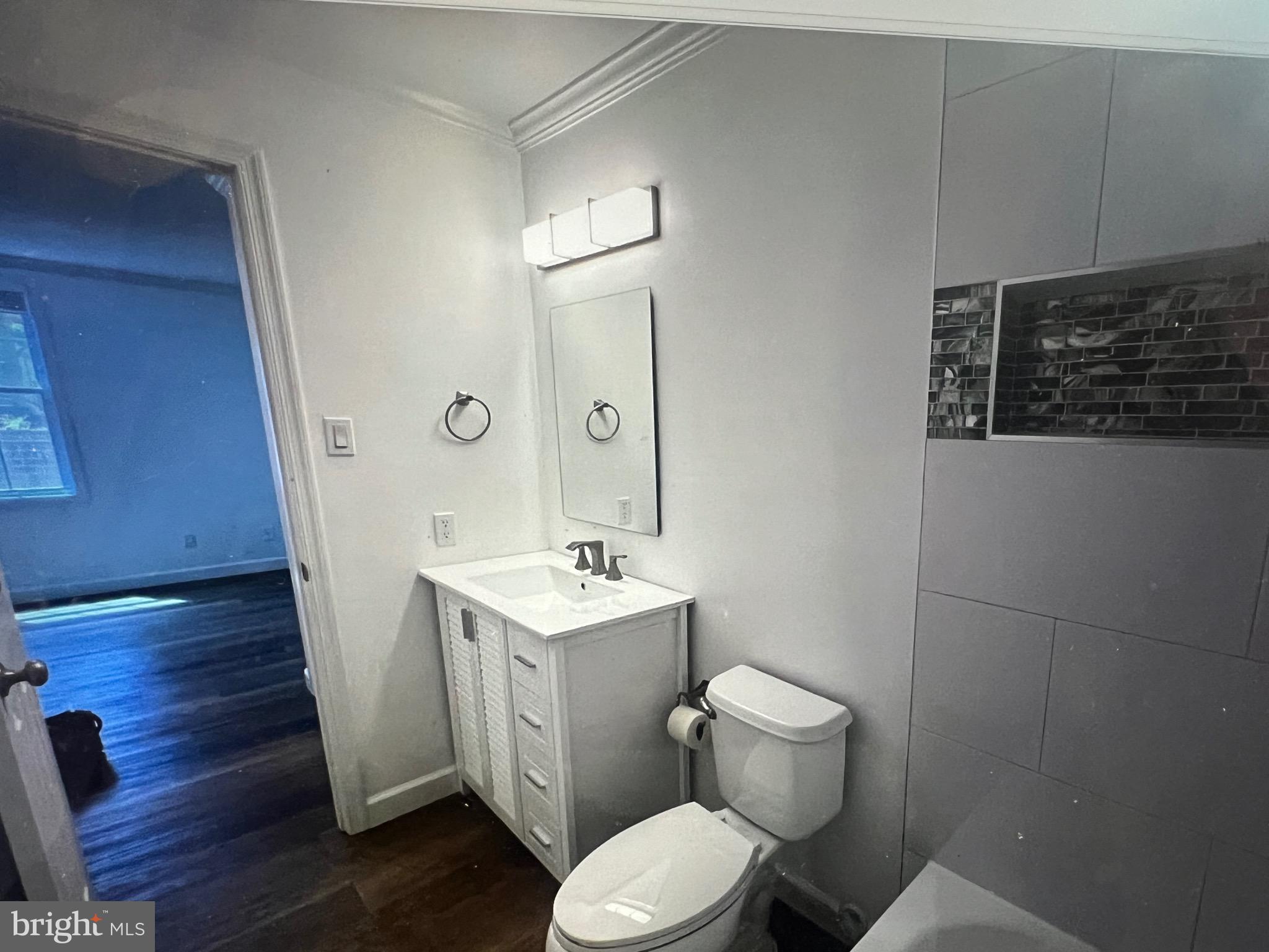 FOX CHASE/EXETER - Residential Lease