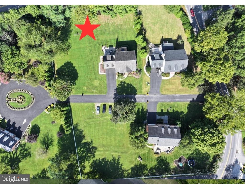 2902 GOOD LUCK LANE