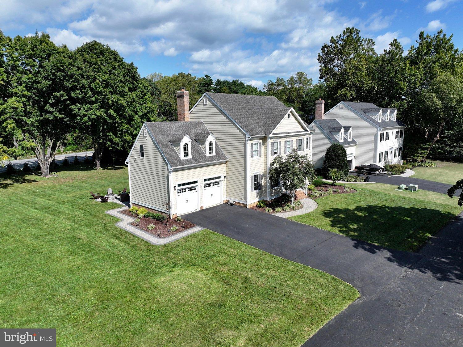 2902 GOOD LUCK LANE