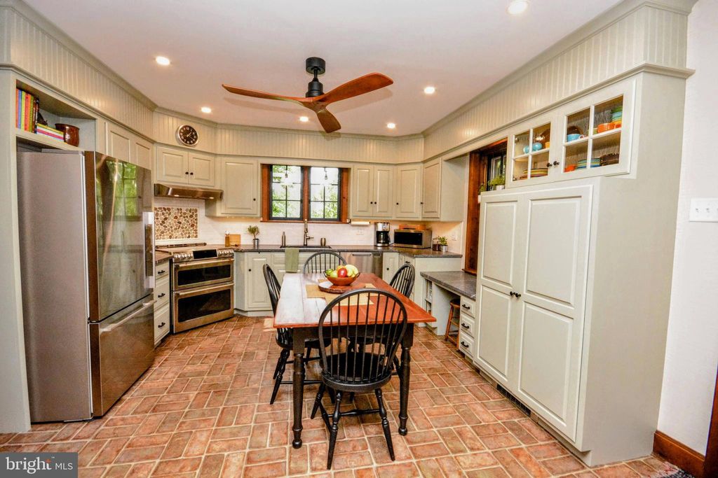 Photo of 1598 Hollywood Drive, LANCASTER, PA 17601 (MLS # PALA2070412)