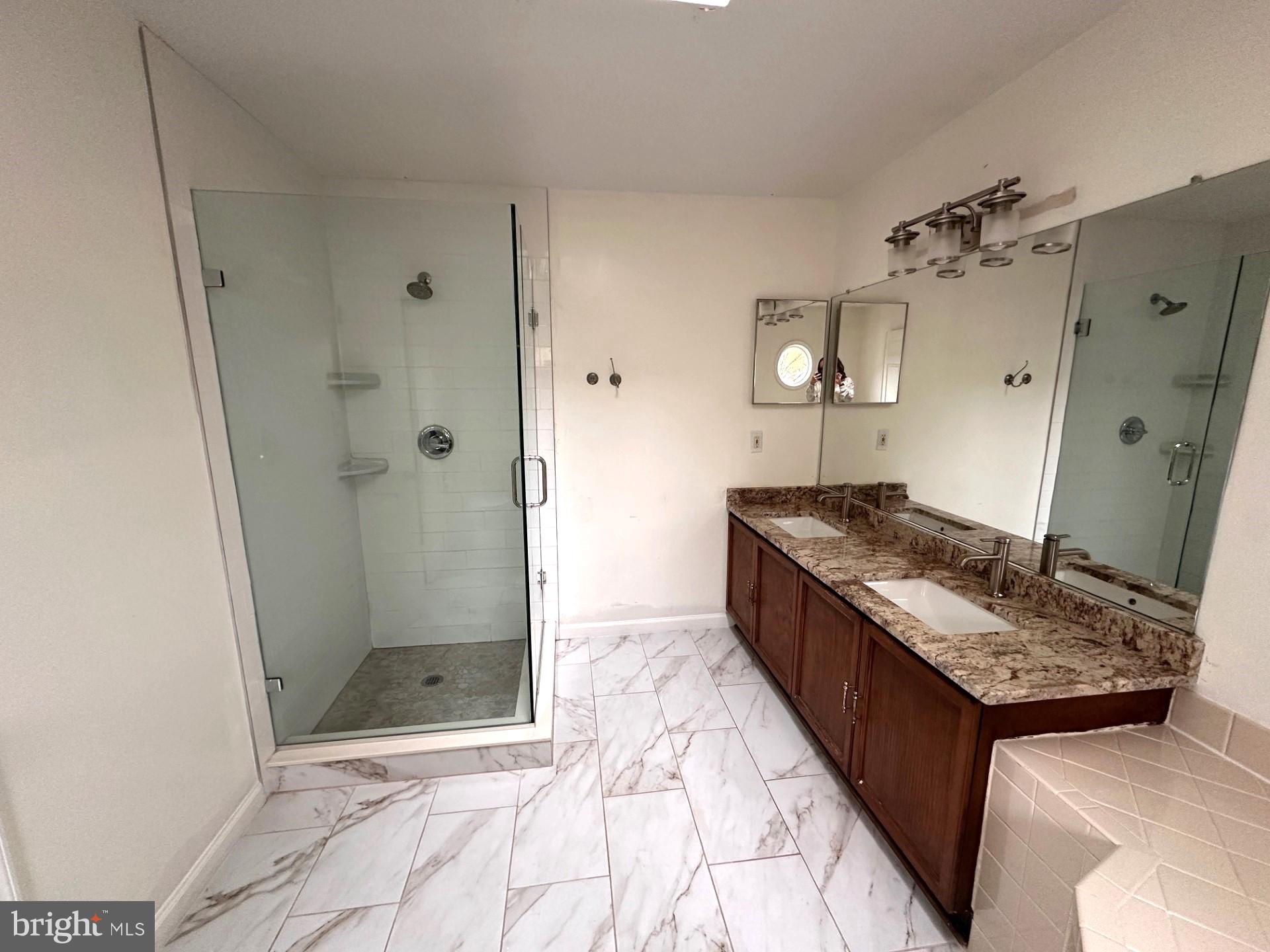 OLDE OAK RIDGE - Residential Lease