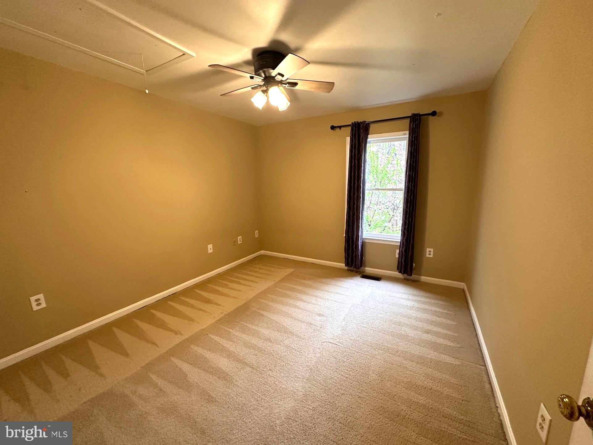 OLDE OAK RIDGE - Residential Lease