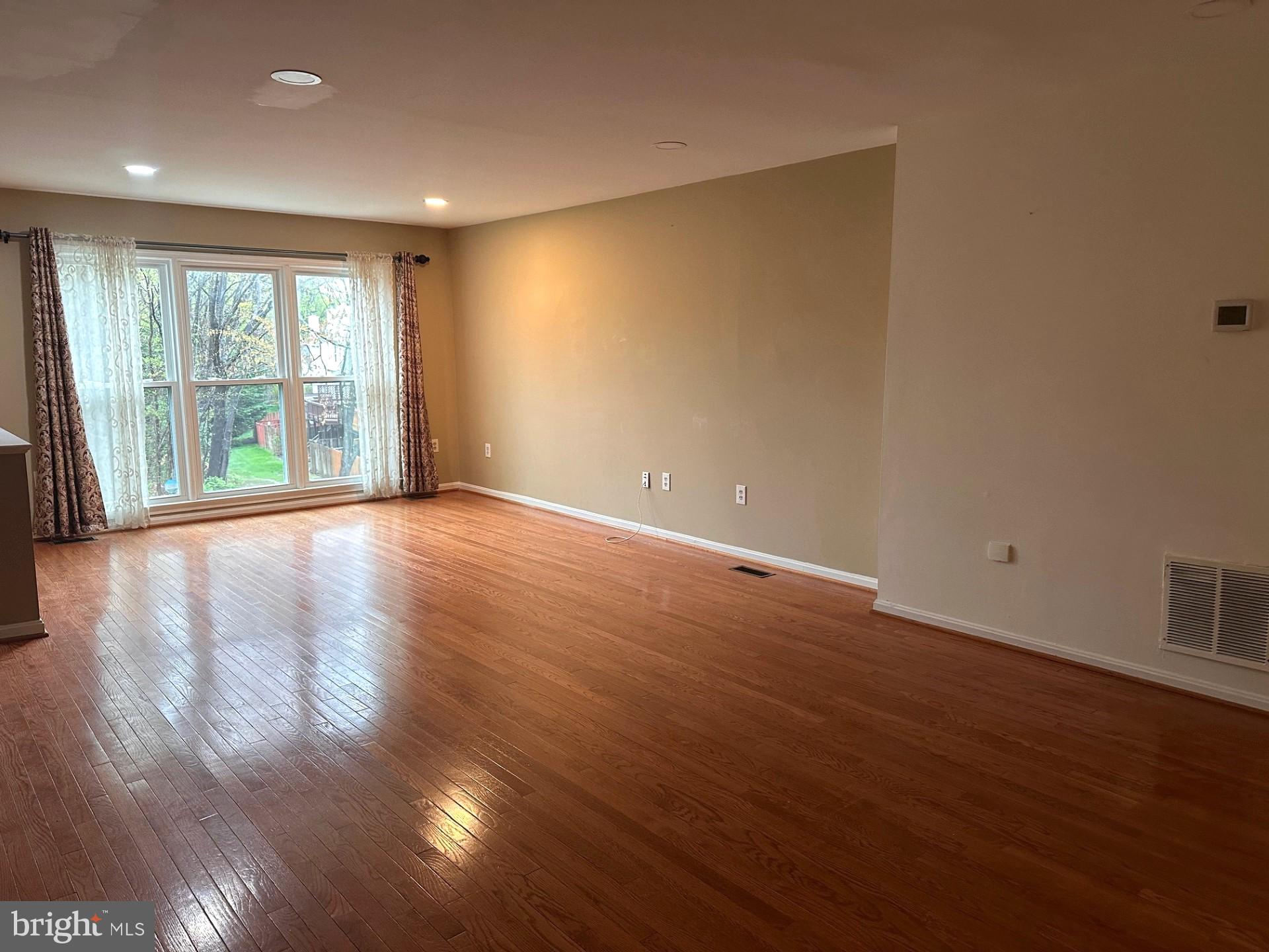 OLDE OAK RIDGE - Residential Lease