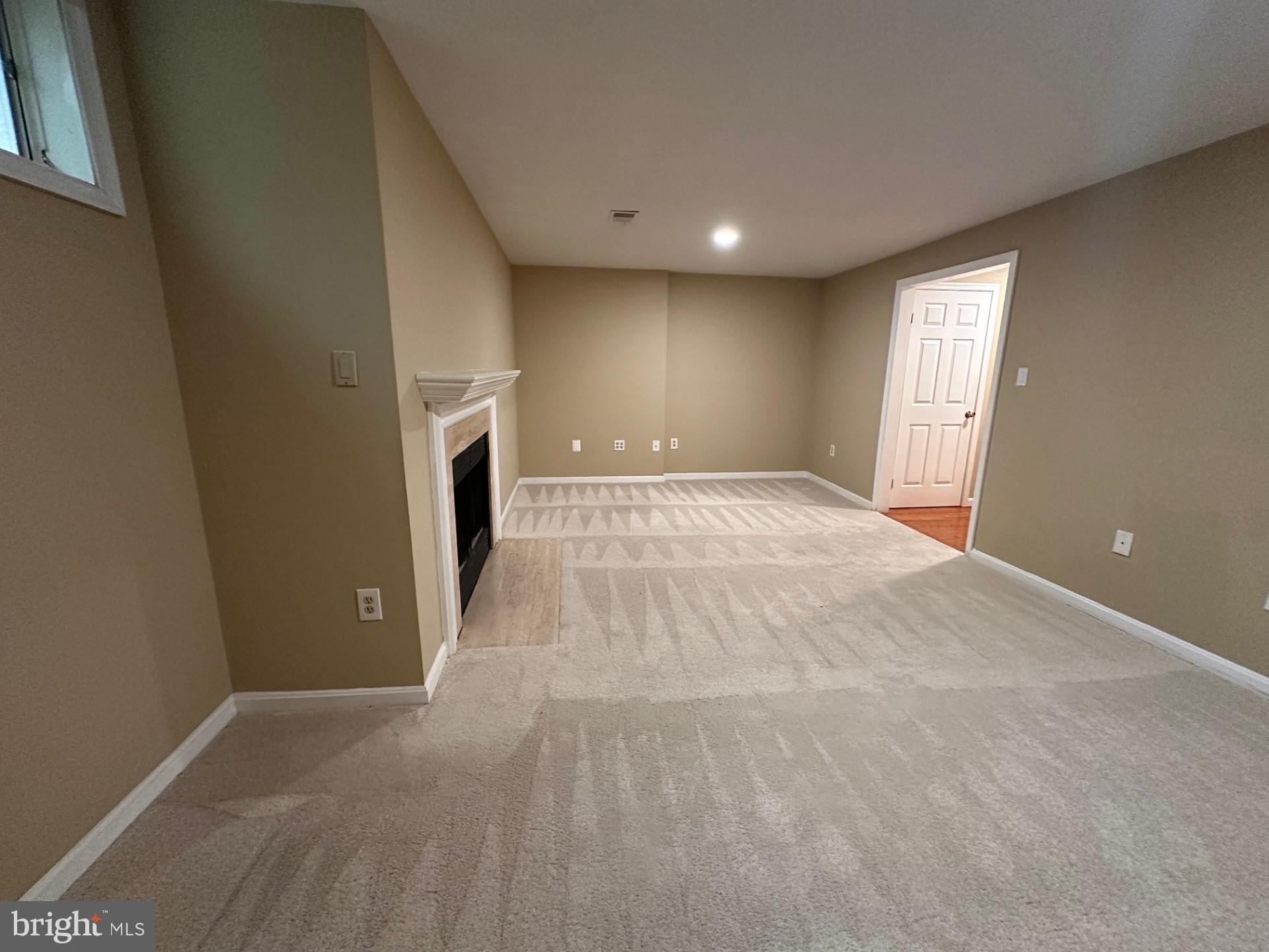 OLDE OAK RIDGE - Residential Lease