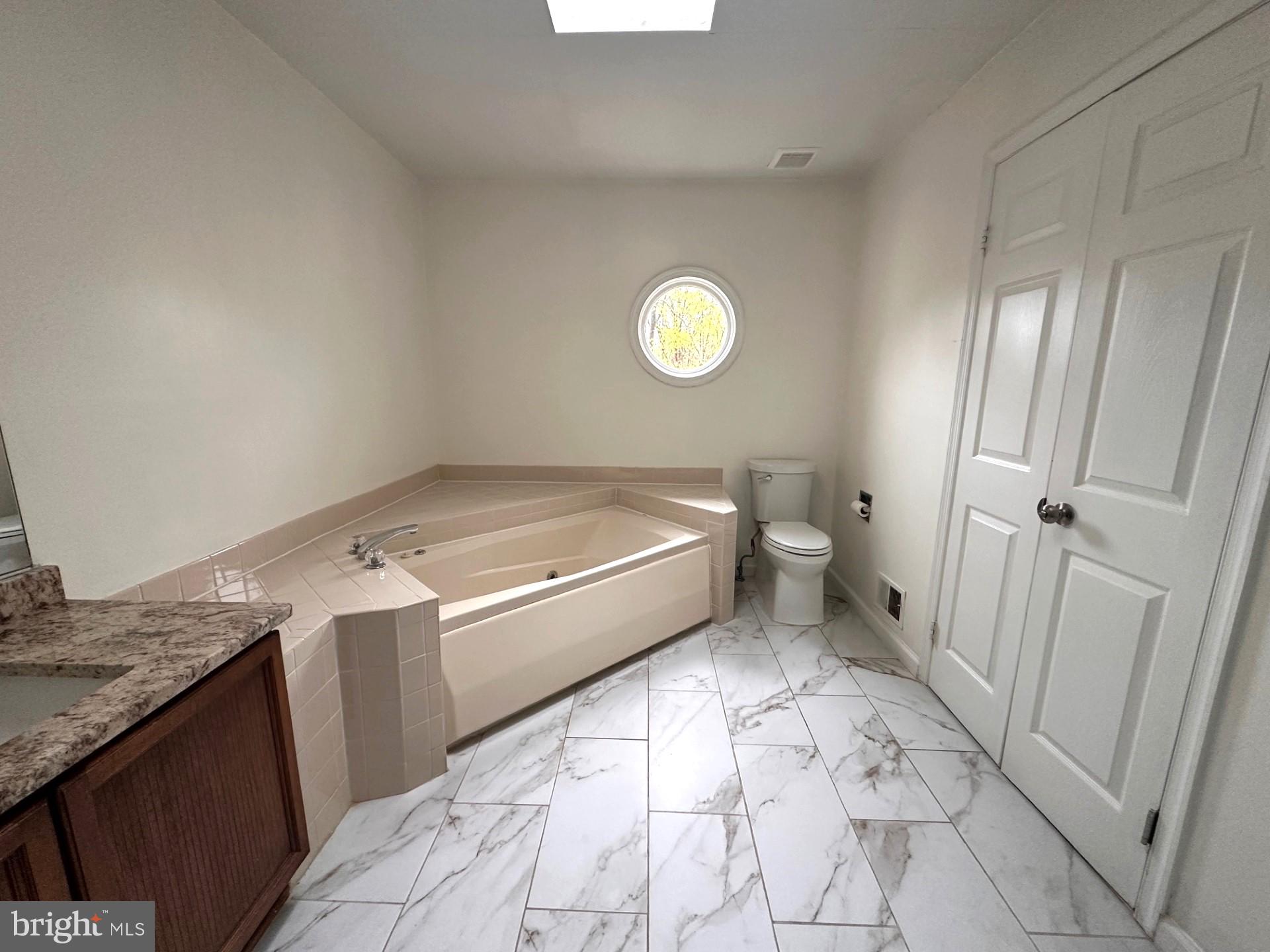 OLDE OAK RIDGE - Residential Lease