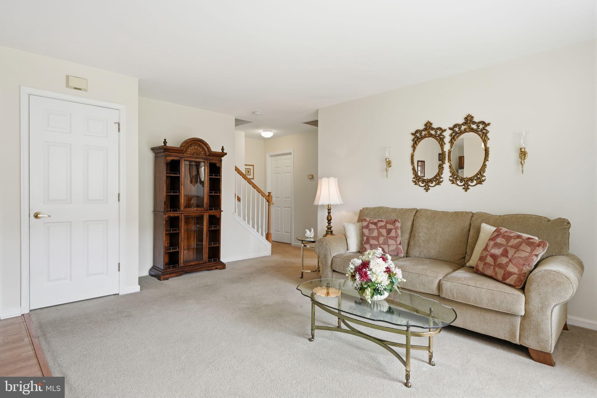 22 AVENROWE COURT