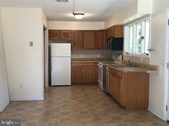 SMUGGLERS COVE - Residential