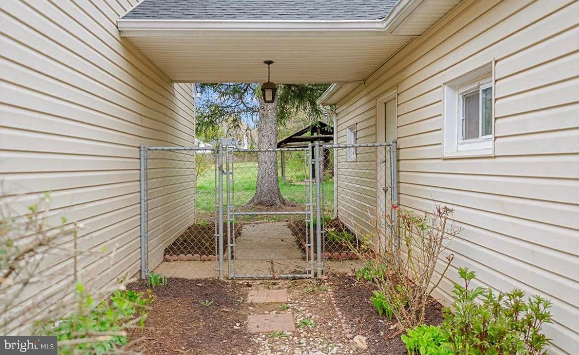 BLUE RIDGE FARMS - Residential Lease