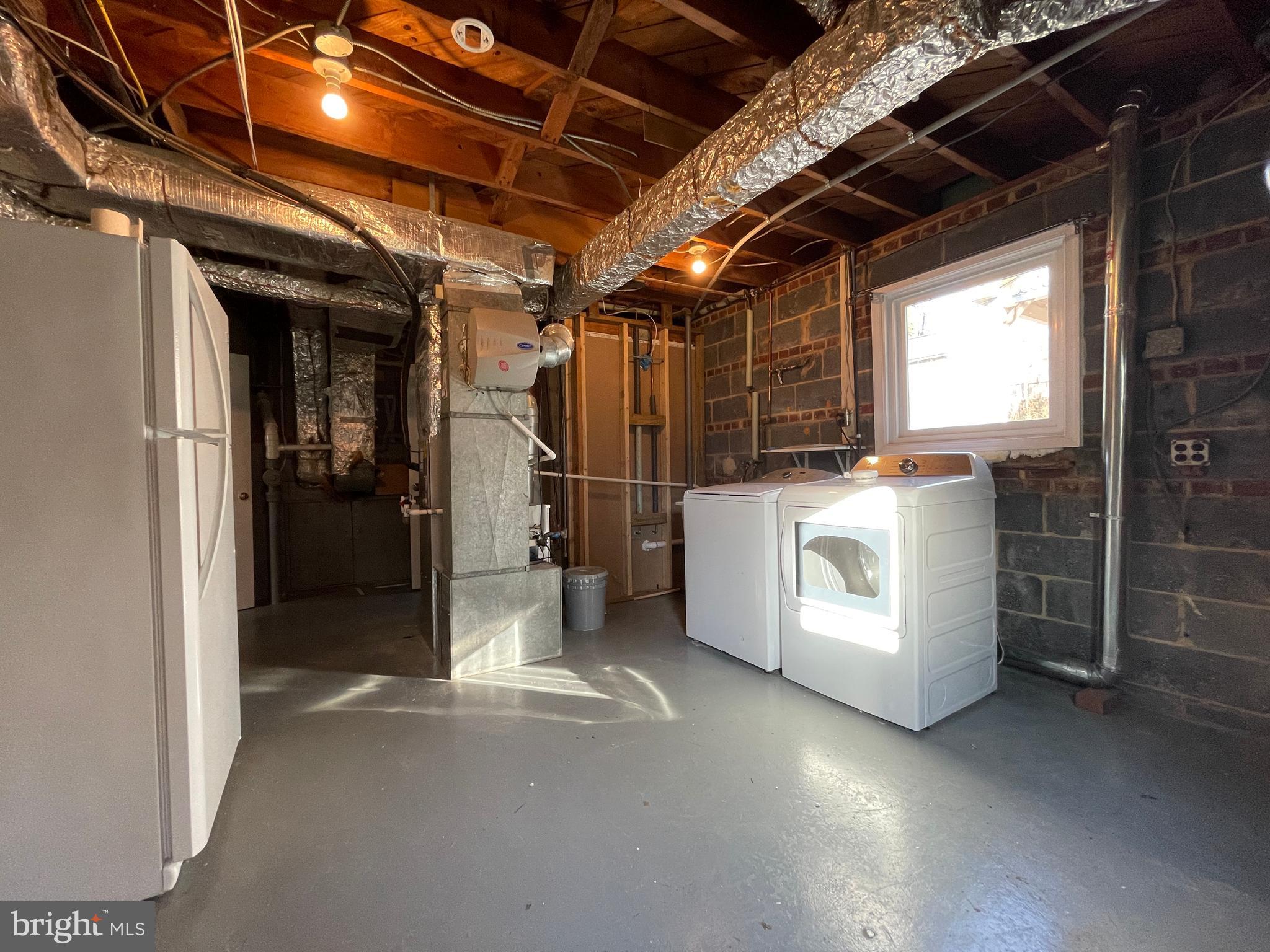 STONEYBROOK ESTATES - Residential Lease