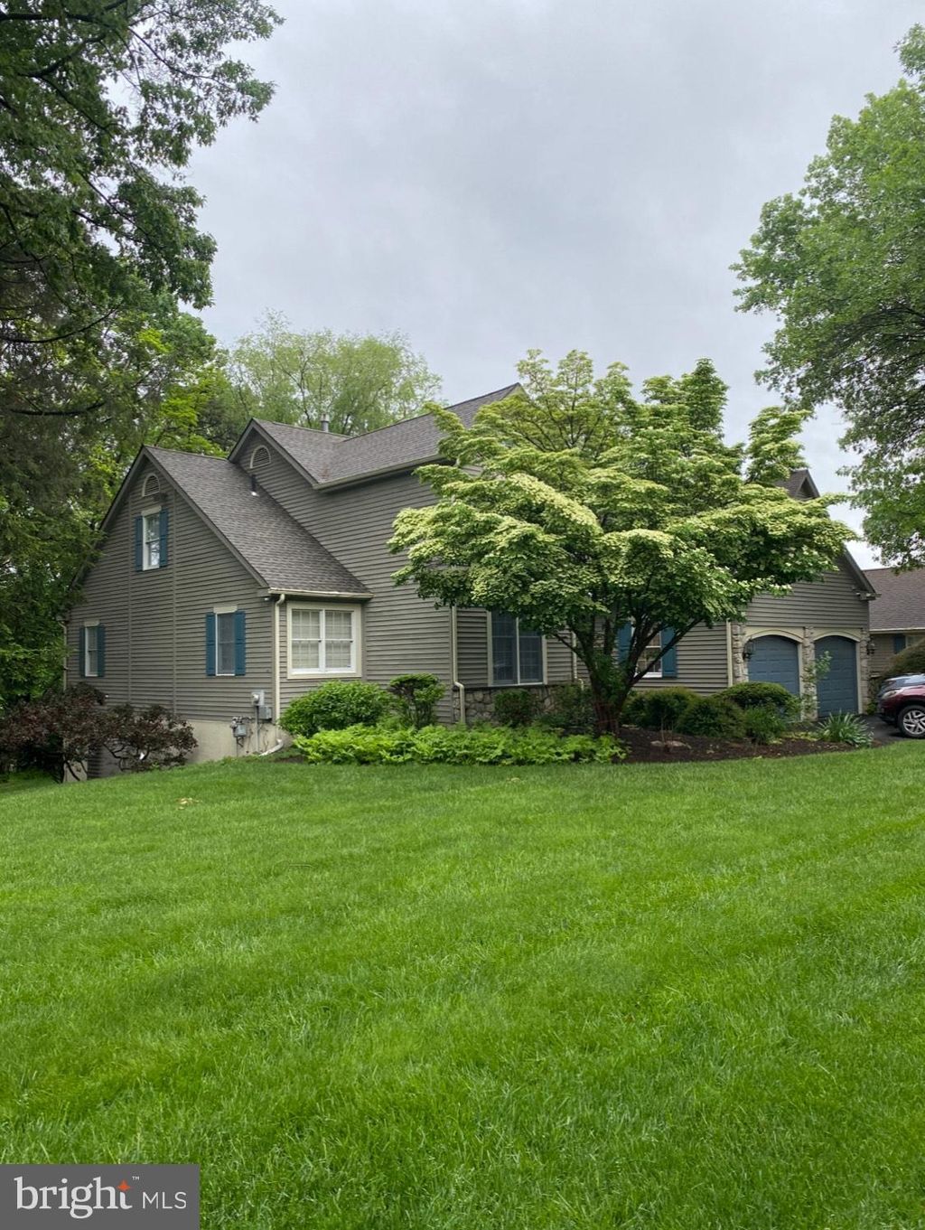 Photo of 1752 Oak Hill Drive, HUNTINGDON VALLEY, PA 19006 (MLS # PAMC2156082)