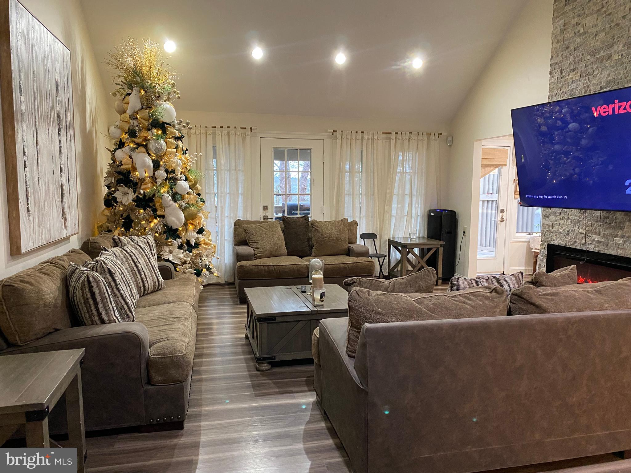 TALL TREES - Residential