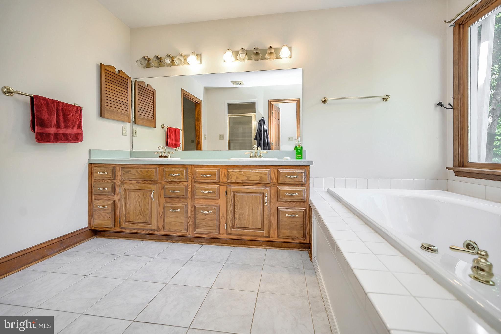 BLOOMSBURY - Residential