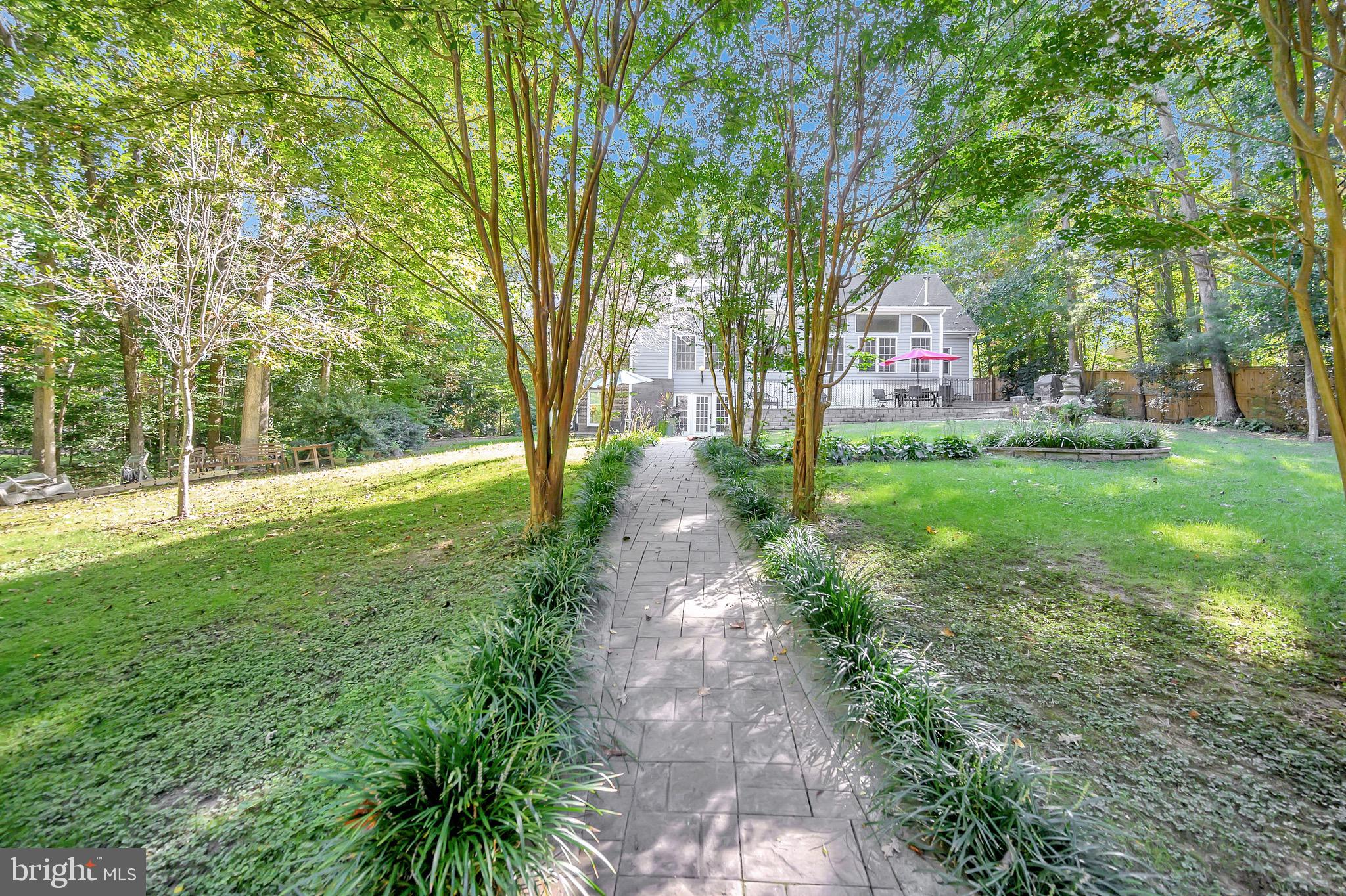 BLOOMSBURY - Residential