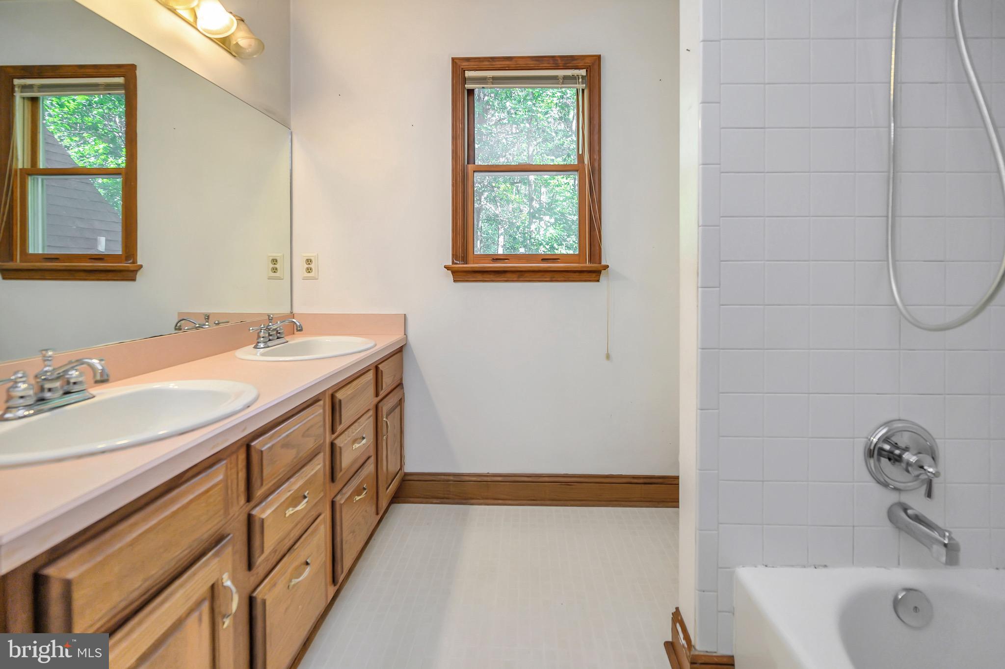 BLOOMSBURY - Residential