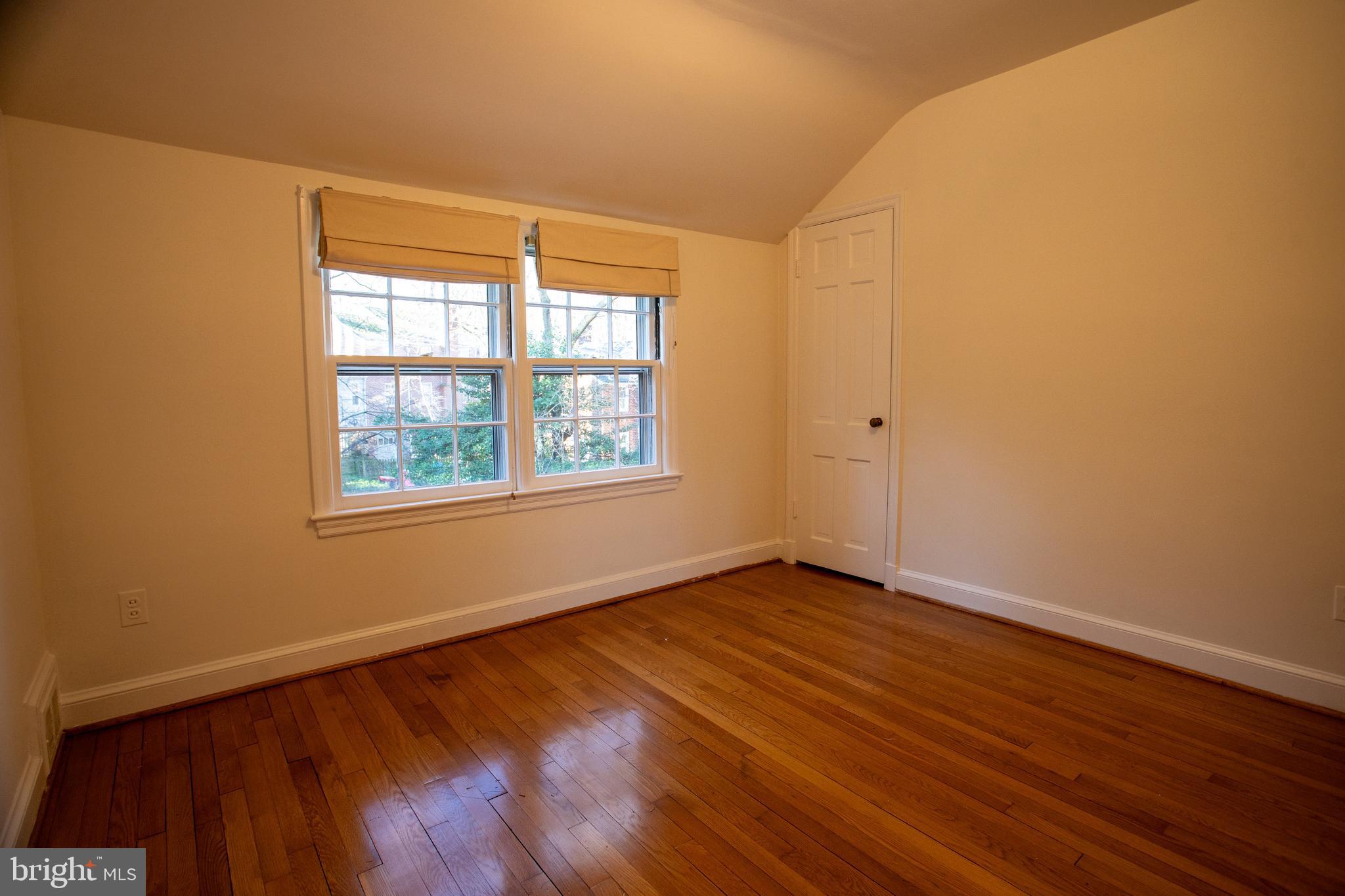 WOODACRES - Residential Lease