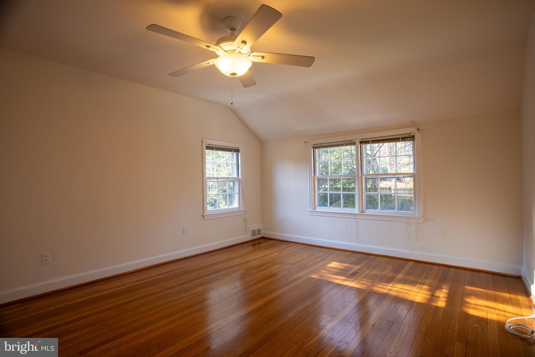 WOODACRES - Residential Lease