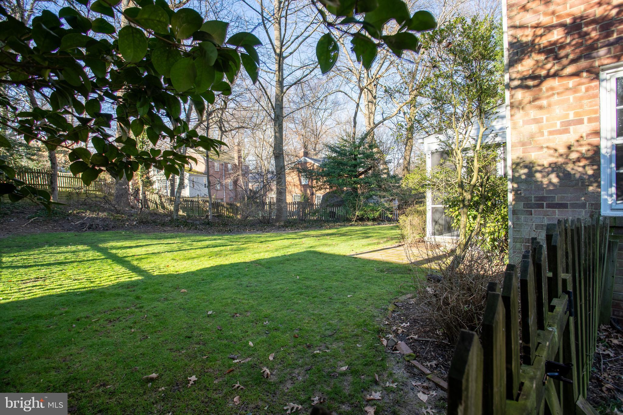 WOODACRES - Residential Lease