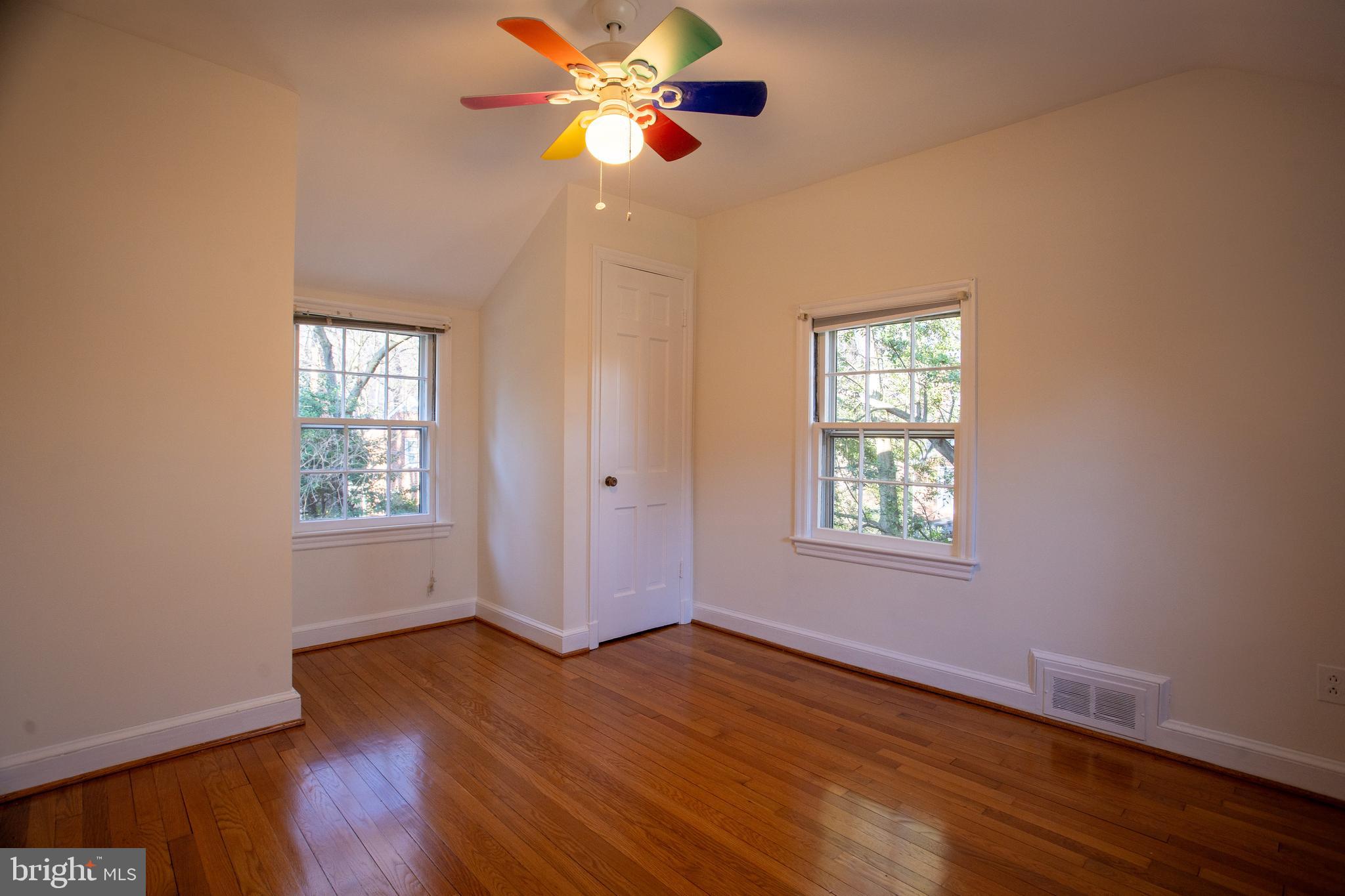 WOODACRES - Residential Lease