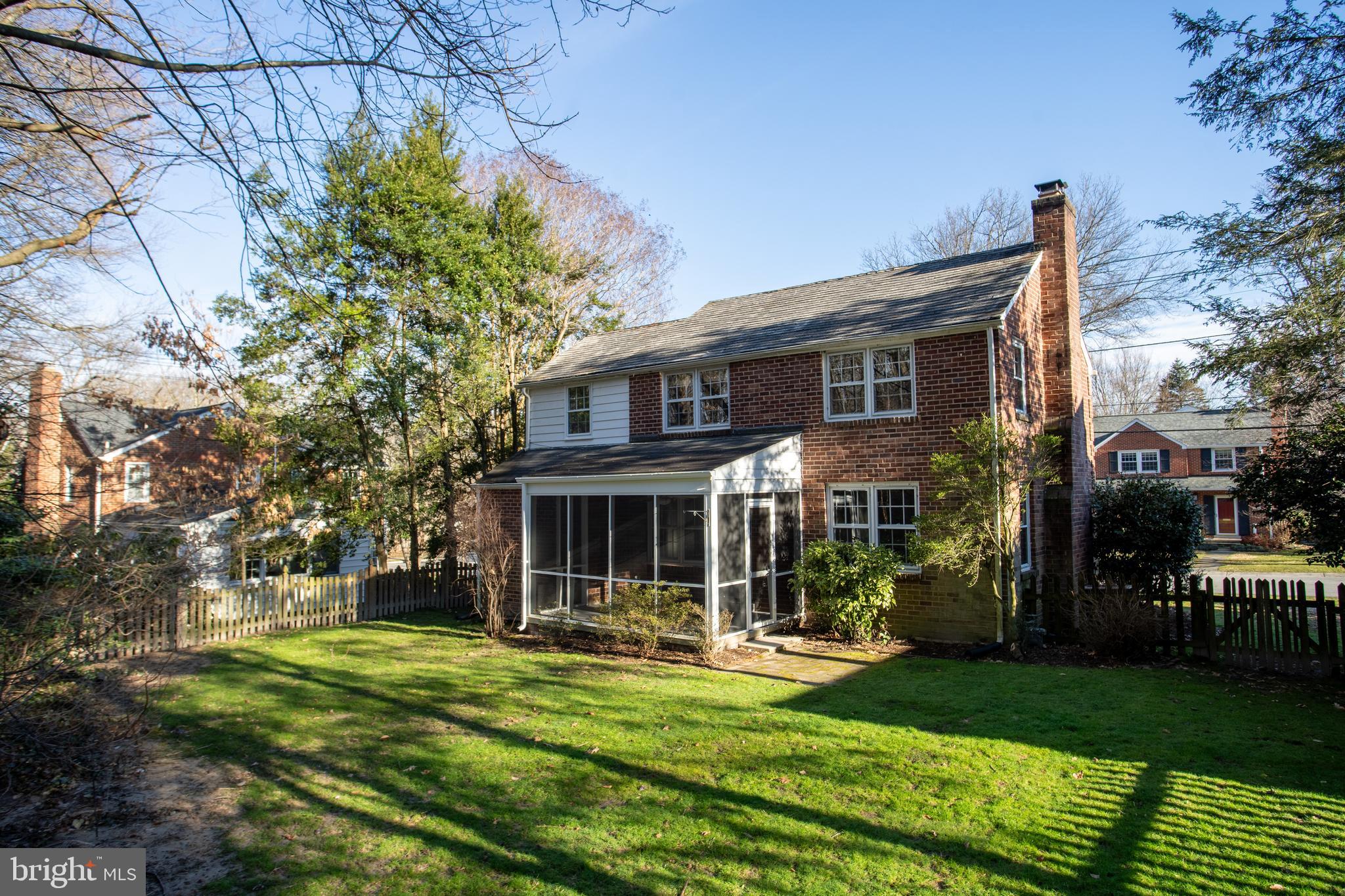 WOODACRES - Residential Lease