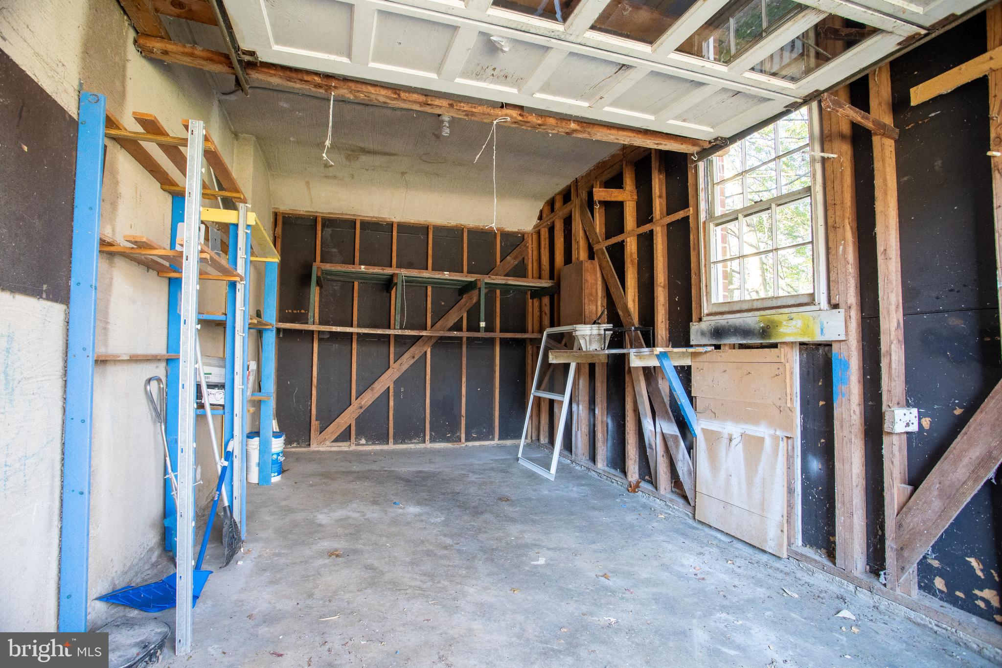 WOODACRES - Residential Lease