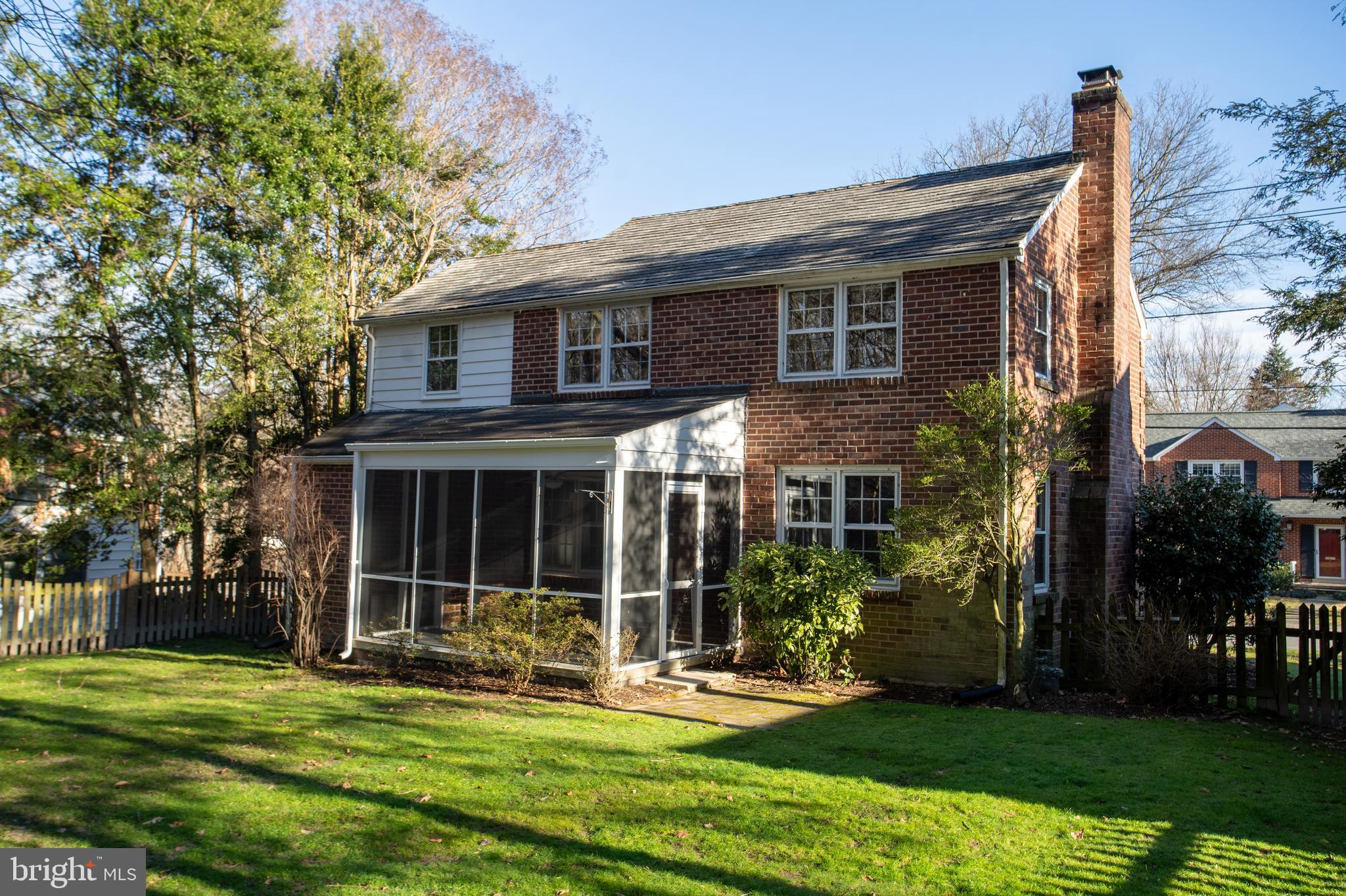 WOODACRES - Residential Lease