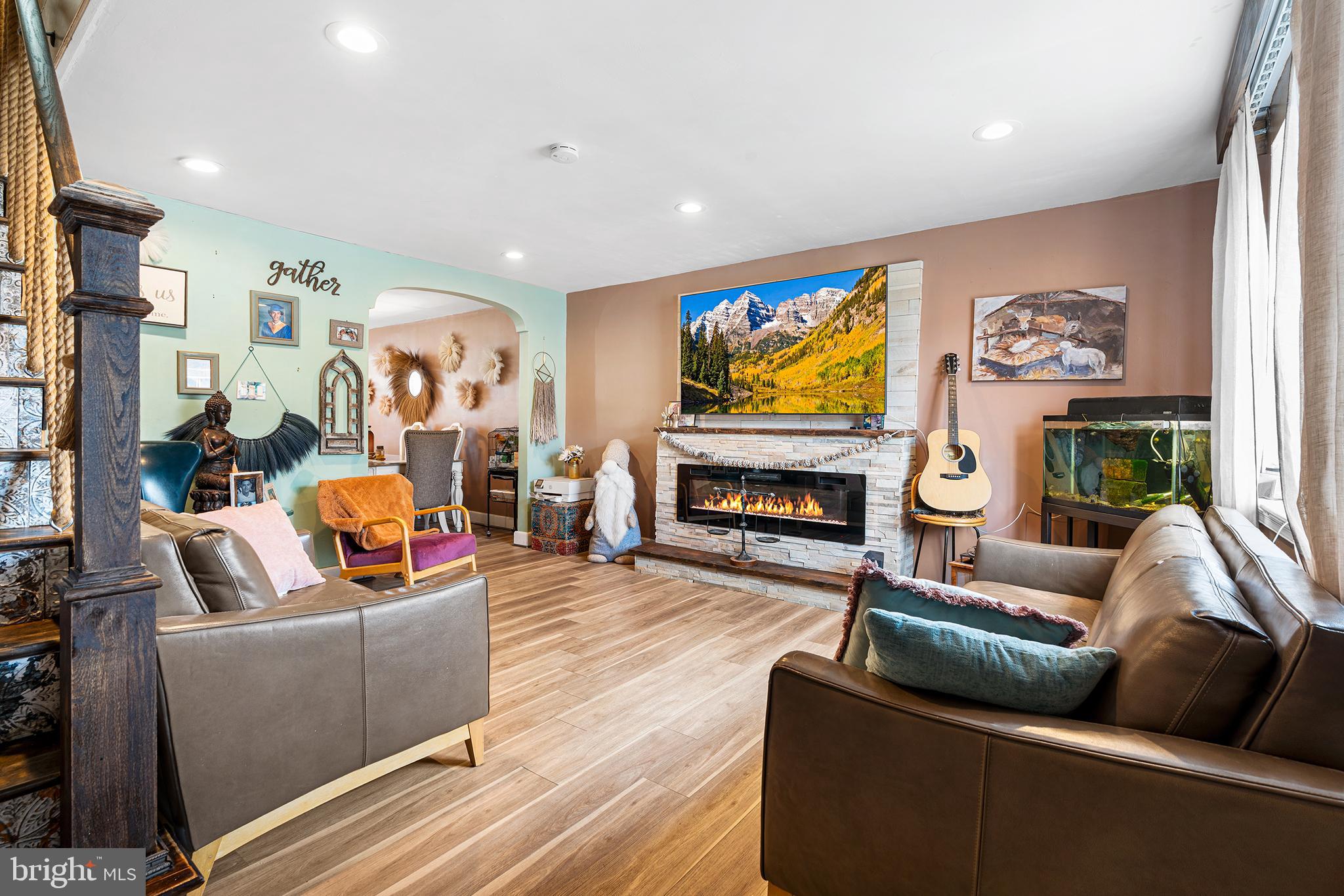 6607 GILLESPIE STREET