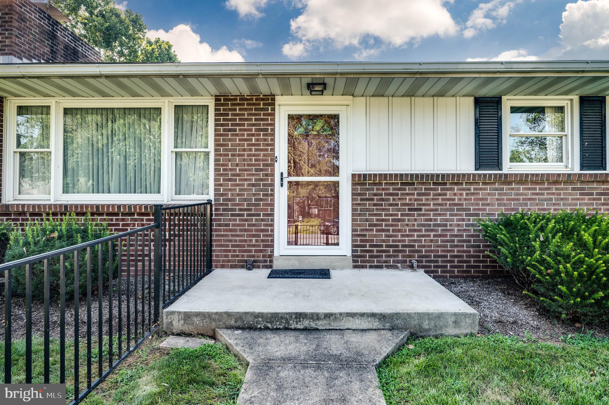 100 LINCOLN DRIVE