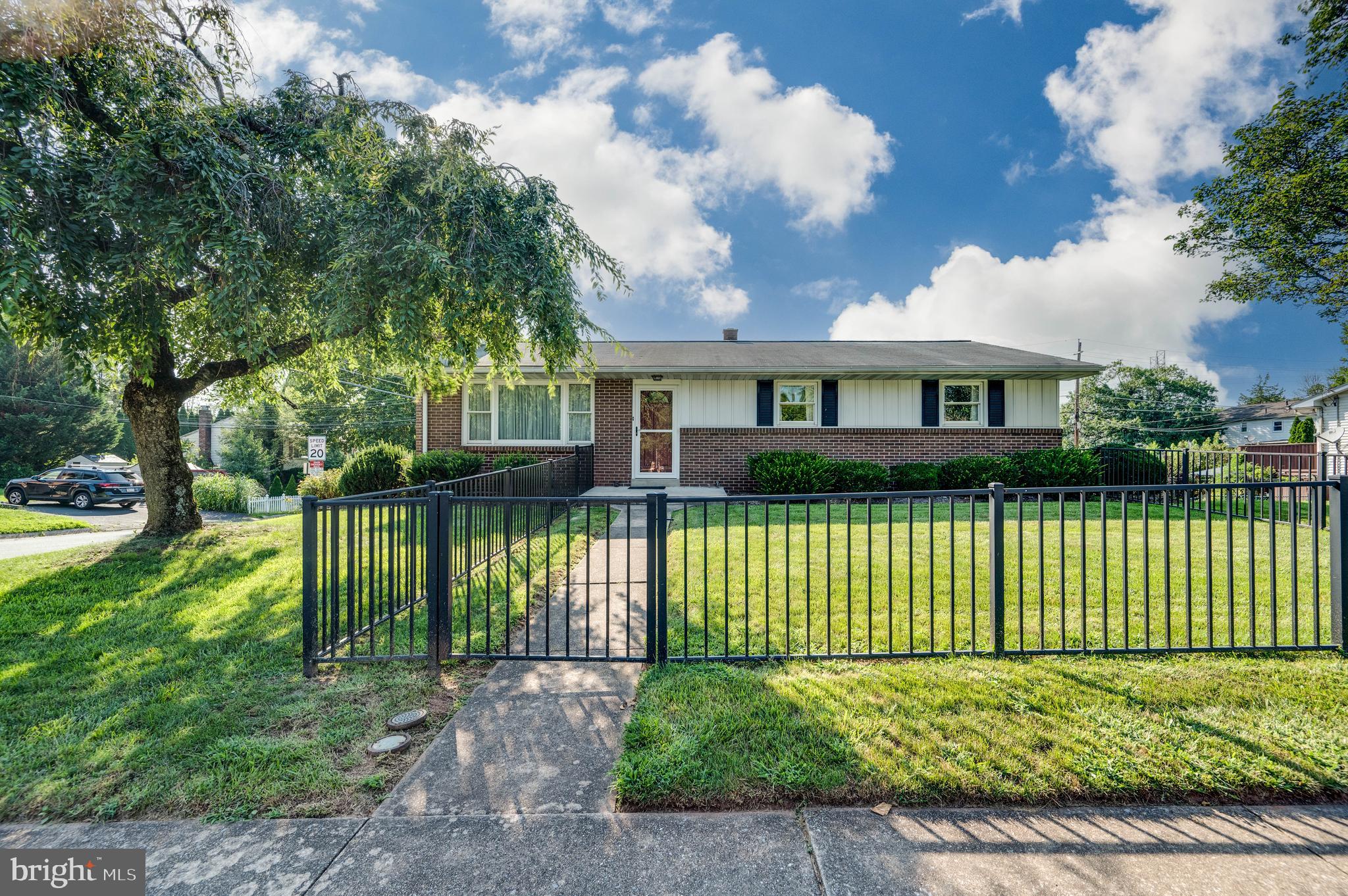 100 LINCOLN DRIVE