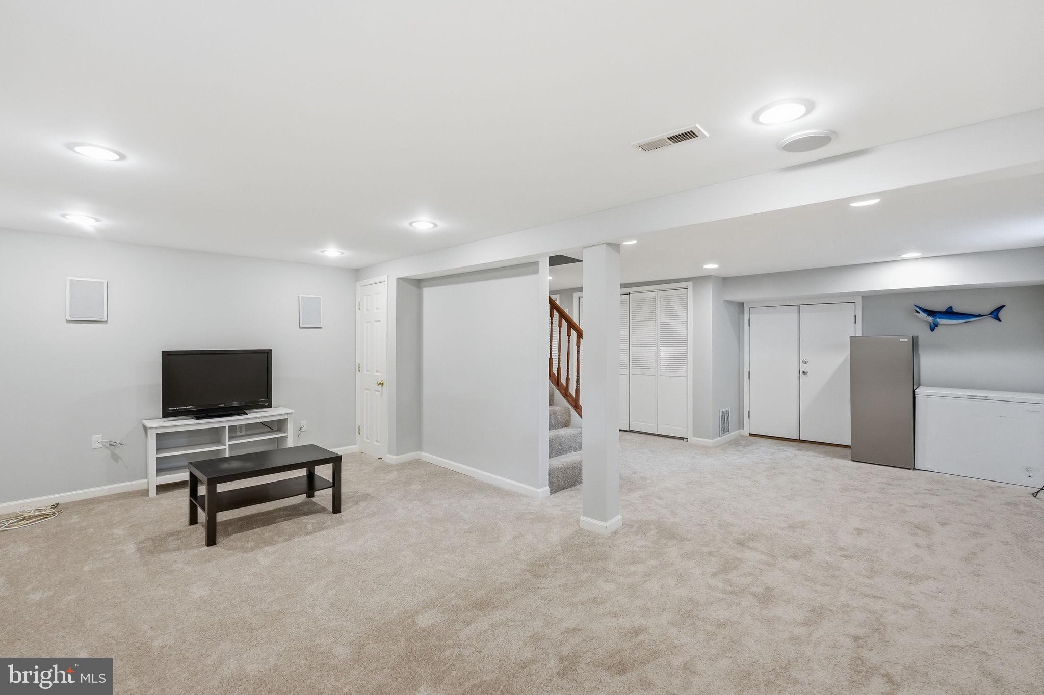 COLESVILLE OUTSIDE - Residential