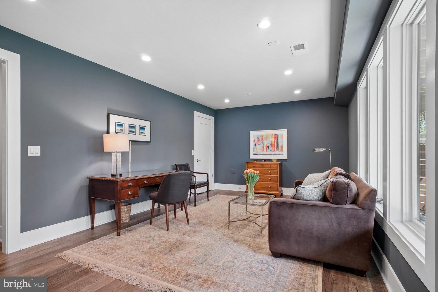 GROSVENOR HEIGHTS - Residential