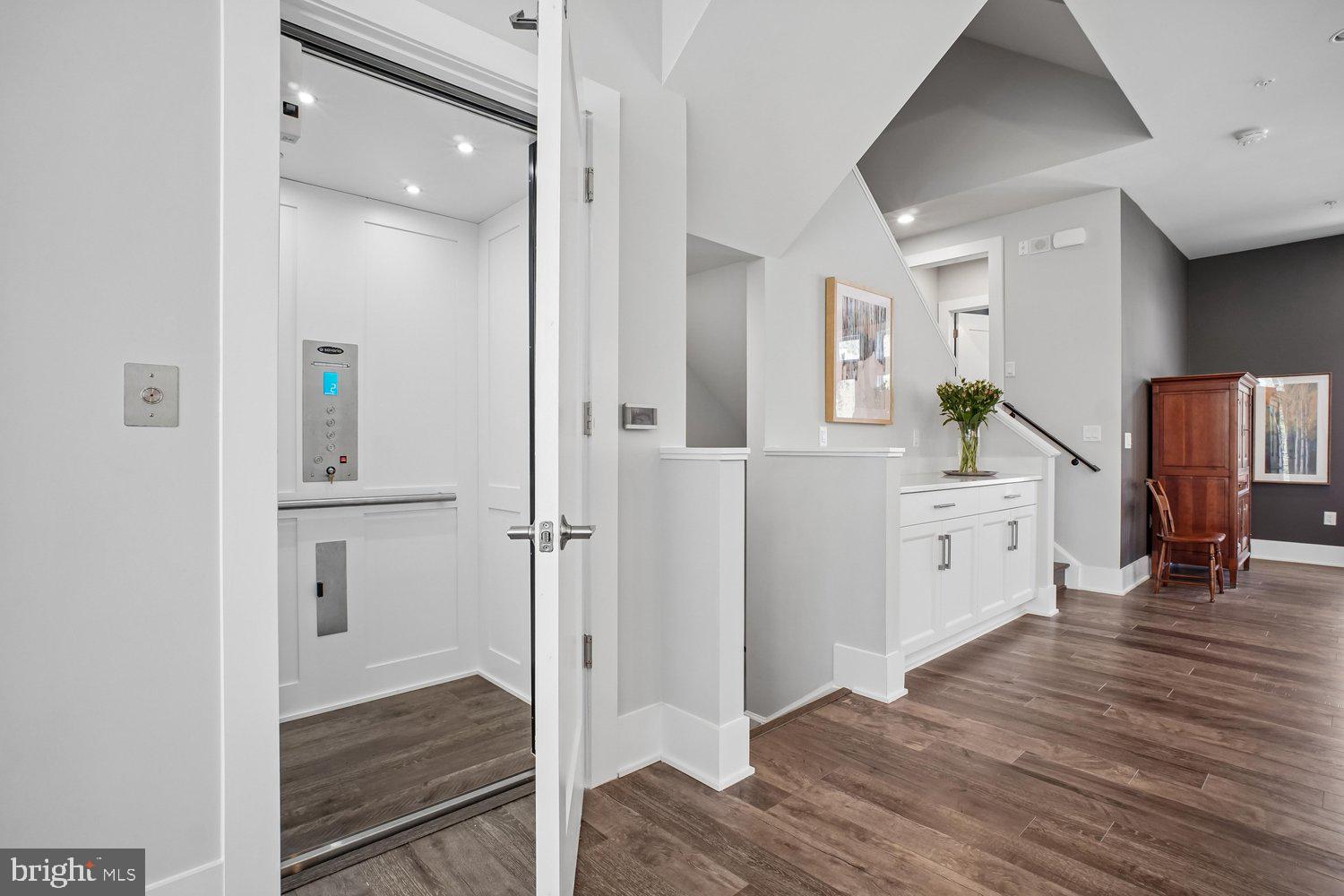 GROSVENOR HEIGHTS - Residential