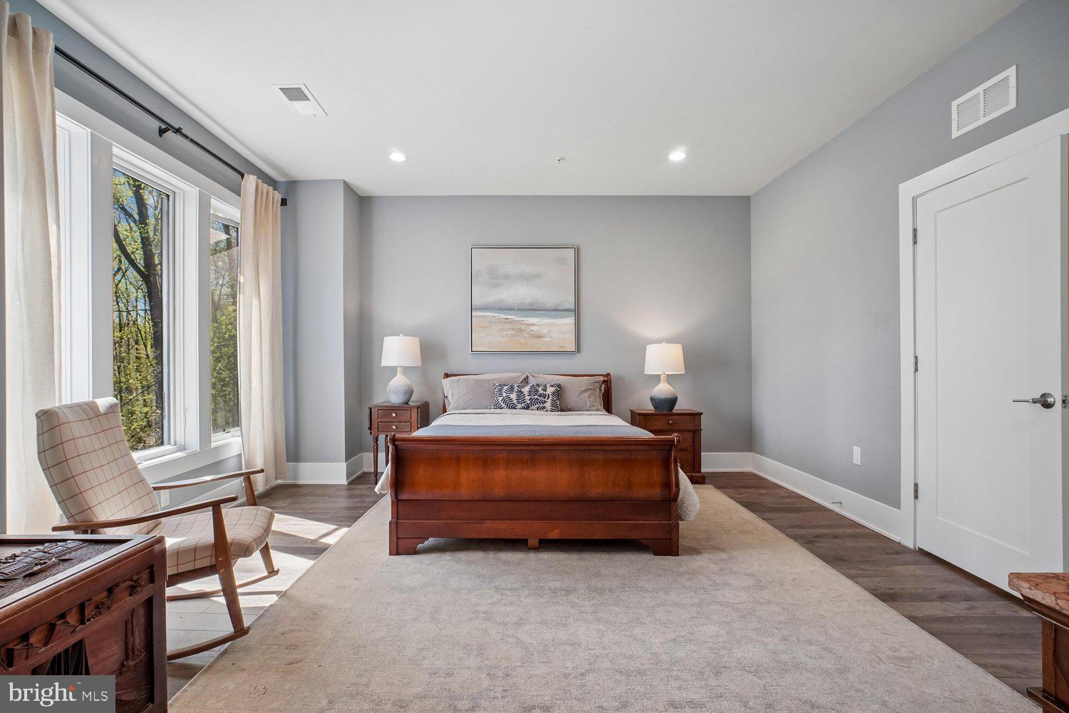 GROSVENOR HEIGHTS - Residential